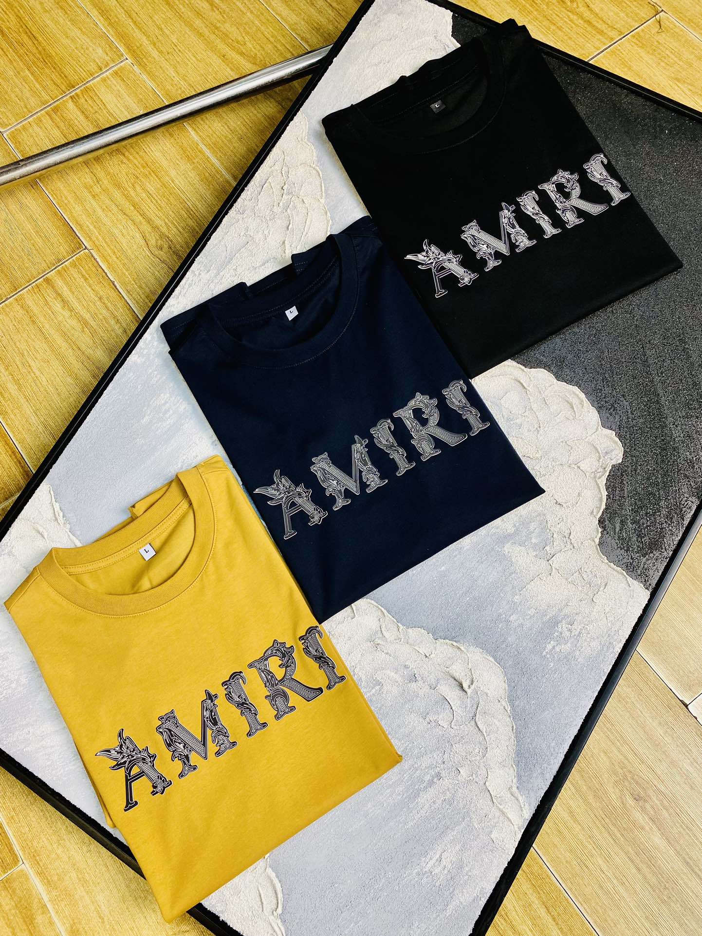 NO:427200,The same style on the official website can wear 205 catties. Emir Amiri original single quality. The latest short-sleeved style. Selected counter customized top-grade double mercerized cotton imported fabric. All details are perfectly 100% replicated. Original hardware. High-end customized auxiliary materials. Original original mark. Excellent upper body effect. Number of codes. M-4XL,,amiri, T-shirt,alexander wang.19860909官网同款可穿205斤 埃米尔Amiri 原单品质 最新款短袖 精选专柜订制顶级双丝光棉进口面料 所有细节做工完美1比1复刻 还原正品百分百 原版五金 高端订制辅料 原厂原标 上身效果超赞 码数 M-4XL,,amiri,T-shirt,alexander wang,Men's clothing