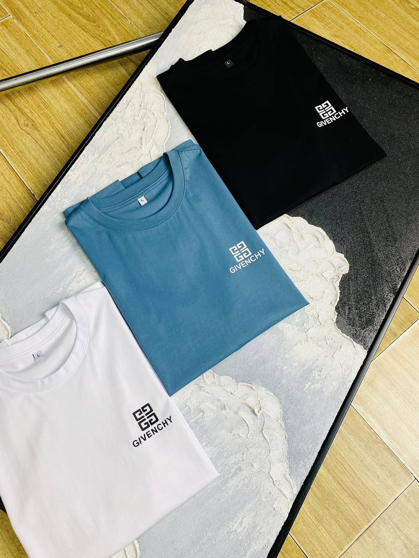 NO:420900,The same style on the official website can wear 205 catties. Givenchy Givenchy original single quality. The latest short-sleeved style. Selected counter customized top-grade double mercerized cotton imported fabric. All details are perfectly 100% replicated. Original hardware. High-end customized auxiliary materials. Original original mark. The upper body effect is excellent. Number of codes. M-4XL,, given, given, given, T-shirt, alexander wang.19860909官网同款可穿205斤 纪梵希Givenchy 原单品质 最新款短袖 精选专柜订制顶级双丝光棉进口面料 所有细节做工完美1比1复刻 还原正品百分百 原版五金 高端订制辅料 原厂原标 上身效果超赞 码数 M-4XL,,givenchy,givenchy,T-shirt,alexander wang,Men's clothing