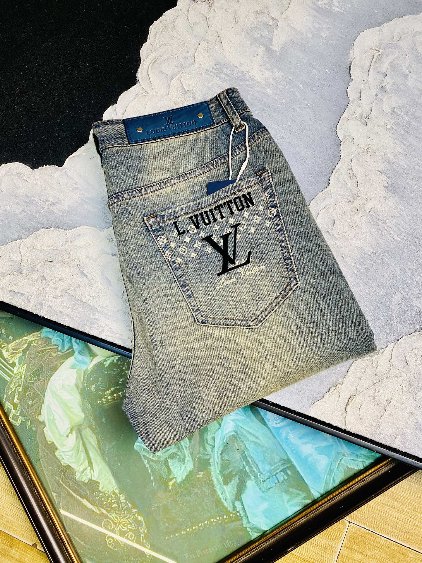 NO:142616,Original order goods can wear 200 catties Louis Vuitton Lv 2025 early spring new product with original hardware wash mark!  The counter is available at the same time, fashionable casual pants and elastic jeans, imported original fabrics, comfortable and breathable upper body, top-grade craft hardware accessories. The grade is extremely high, the style is super positive, and the upper body is fashionable and stylish!  A must-have item in the closet!  Size 29-38, louis vuitton,louis vuitton,jeans,alexander wang19860909原单货 可穿200斤路易威登Lv 2025早春新款狠货带原版五金洗水唛！专柜同步有售,时尚休闲裤弹力牛仔裤,进口原版面料,上身舒适透气,顶级工艺五金配饰.档次极高,版型超正,上身时尚有型！衣橱必备单品！尺码29-38,,louis vuitton,louis vuitton,jeans,alexander wang,Men's clothing