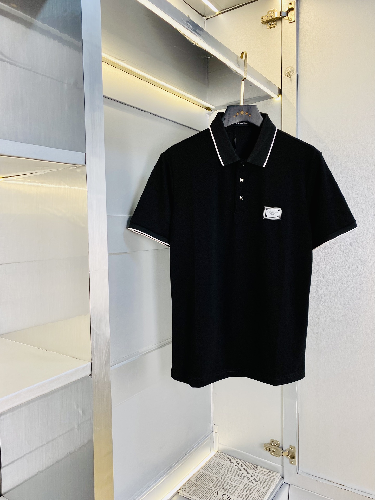 NO:154191,200 catties Dolce & Gabbana DG Original quality 2025 latest clothes Short-sleeved lapel Short-sleeved Polo Selected counter customized top-grade imported mercerized cotton fabrics All details are perfectly 1 to 1 replicate, restore the authentic 100% original hardware High-end custom auxiliary materials Original factory original standard The upper body effect is excellent Number of codes M-3XL,,Dolce & Gabbana,Dolce & Gabbana,T-shirt,alexander wang19860909可穿200斤 杜嘉班纳DG 原单品质 2025最新款衣服 短袖翻领短袖Polo 精选专柜订制顶级朱地丝光棉进口面料 所有细节做工完美1比1复刻 还原正品百分百 原版五金 高端订制辅料 原厂原标 上身效果超赞 码数 M-3XL,,Dolce&Gabbana,Dolce&Gabbana,T-shirt,alexander wang,Men's clothing