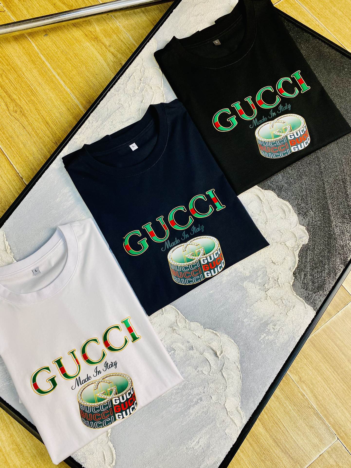 NO:142638,The same style on the official website can wear 205 kilograms Gucci Original single quality 2025 latest short-sleeved style selected counter custom-made top double mercerized cotton imported fabrics. All details are perfectly 100% replica of the original product. Original hardware, high-end customized auxiliary materials, original factory original standard, excellent upper body effect, code number M-4XL,,gucci,T-shirt,alexander wang19860909官网同款可穿205斤 古奇Gucci 原单品质 2025最新款短袖 精选专柜订制顶级双丝光棉进口面料 所有细节做工完美1比1复刻 还原正品百分百 原版五金 高端订制辅料 原厂原标 上身效果超赞 码数 M-4XL,,gucci,T-shirt,alexander wang,Men's clothing