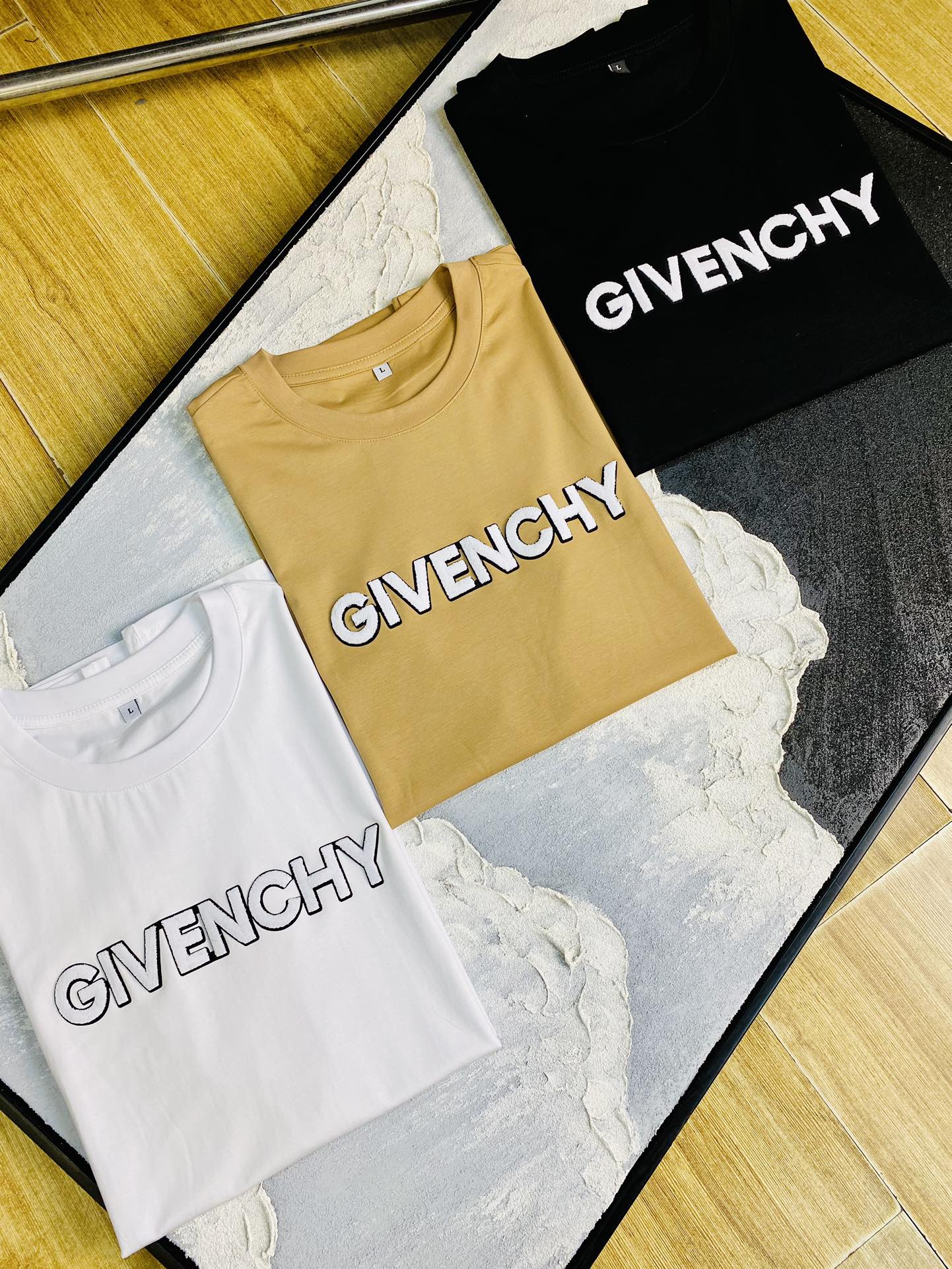 NO:424583,The same style on the official website can wear 205 catties. Givenchy Givenchy original single quality. The latest short-sleeved style. Selected counter customized top-grade double mercerized cotton imported fabric. All details are perfectly 100% replicated. Original hardware. High-end customized auxiliary materials. Original original mark. The upper body effect is excellent. Number of codes. M-4XL,, given, given, given, T-shirt, alexander wang.19860909官网同款可穿205斤 纪梵希Givenchy 原单品质 最新款短袖 精选专柜订制顶级双丝光棉进口面料 所有细节做工完美1比1复刻 还原正品百分百 原版五金 高端订制辅料 原厂原标 上身效果超赞 码数 M-4XL,,givenchy,givenchy,T-shirt,alexander wang,Men's clothing