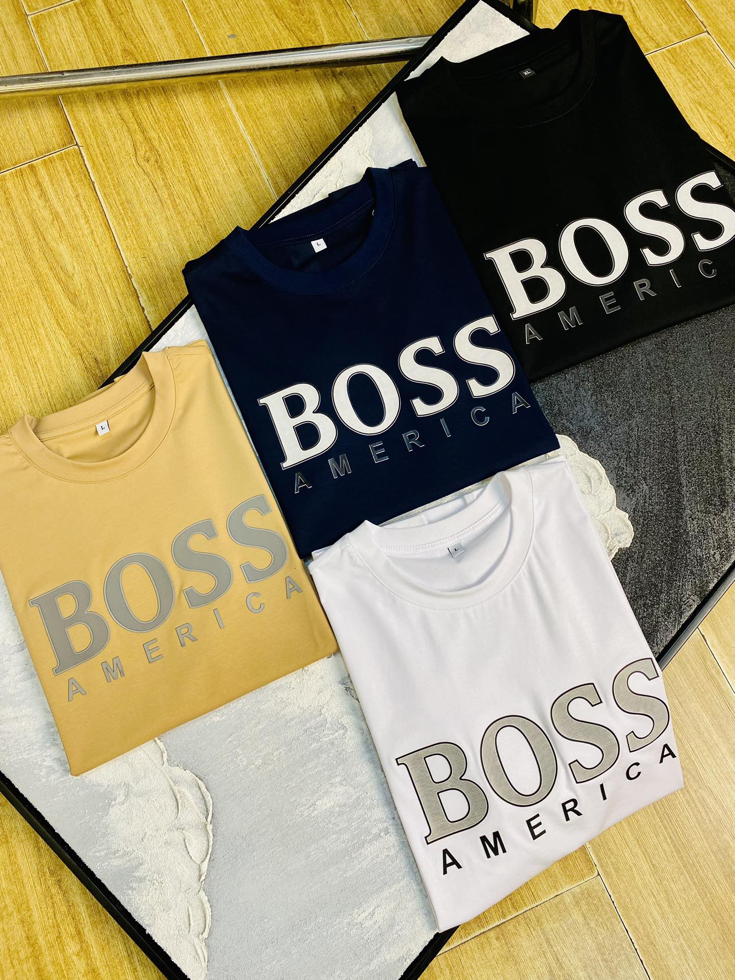 NO:136835,The same style on the official website can wear 205 kilograms Hugo Boss original single quality Latest short-sleeved special counter customized top-grade double mercerized cotton imported fabrics All details are perfectly 1 to 1 replicate, restore the authentic 100% original hardware High-end custom auxiliary materials Original factory original standard The upper body effect is excellent Number of codes M-4XL,,T-shirt,alexander wang19860909官网同款可穿205斤 雨果博斯Boss 原单品质 最新款短袖 精选专柜订制顶级双丝光棉进口面料 所有细节做工完美1比1复刻 还原正品百分百 原版五金 高端订制辅料 原厂原标 上身效果超赞 码数 M-4XL,,T-shirt,alexander wang,Men's clothing