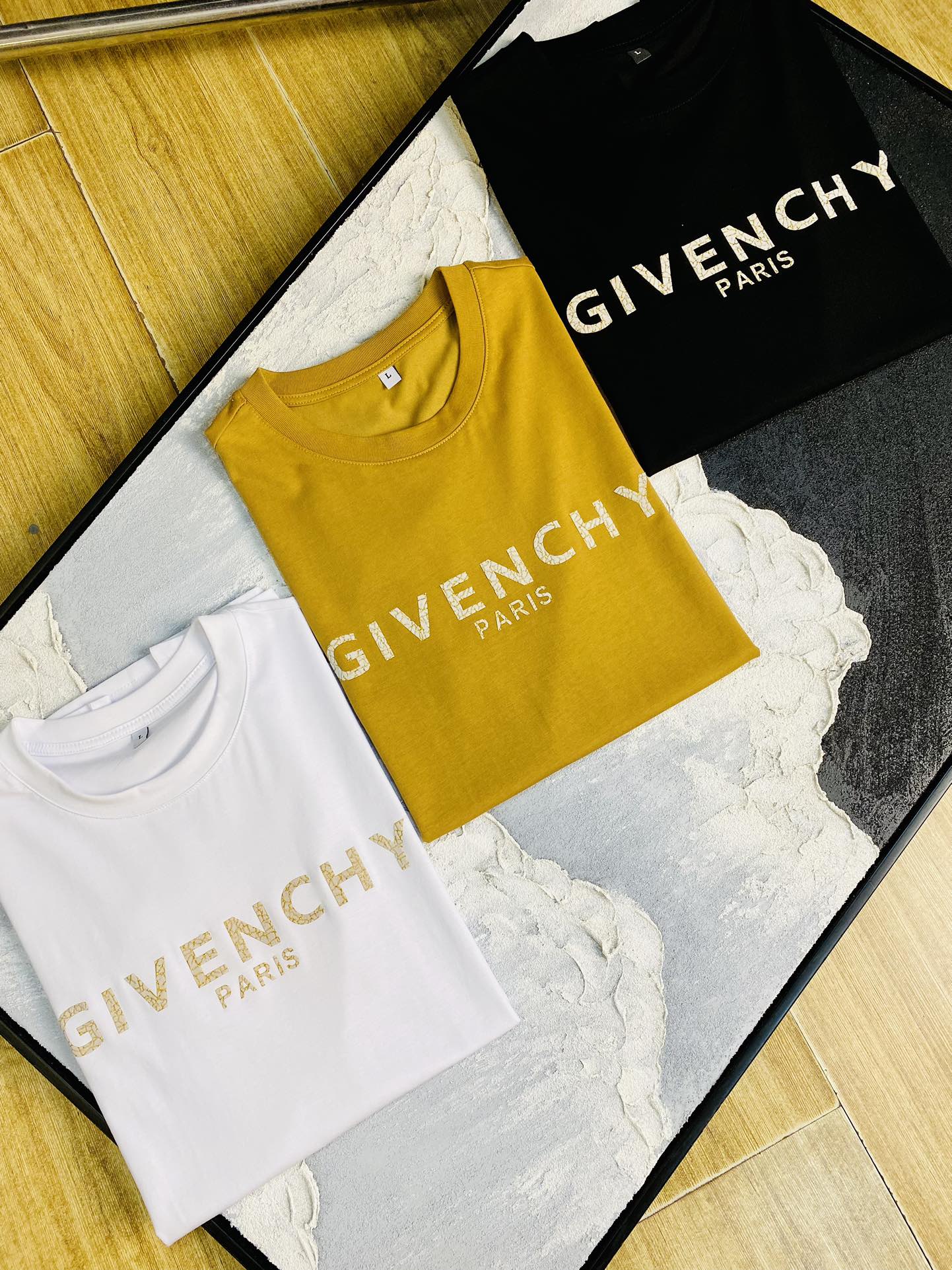 NO:140960,The same style on the official website can wear 205 catties. Givenchy Givenchy original single quality. The latest short-sleeved style. Selected counter customized top-grade double mercerized cotton imported fabric. All details are perfectly 100% replicated. Original hardware. High-end customized auxiliary materials. Original original mark. The upper body effect is excellent. Number of codes. M-4XL,, given, given, given, T-shirt, alexander wang.19860909官网同款可穿205斤 纪梵希Givenchy 原单品质 最新款短袖 精选专柜订制顶级双丝光棉进口面料 所有细节做工完美1比1复刻 还原正品百分百 原版五金 高端订制辅料 原厂原标 上身效果超赞 码数 M-4XL,,givenchy,givenchy,T-shirt,alexander wang,Men's clothing