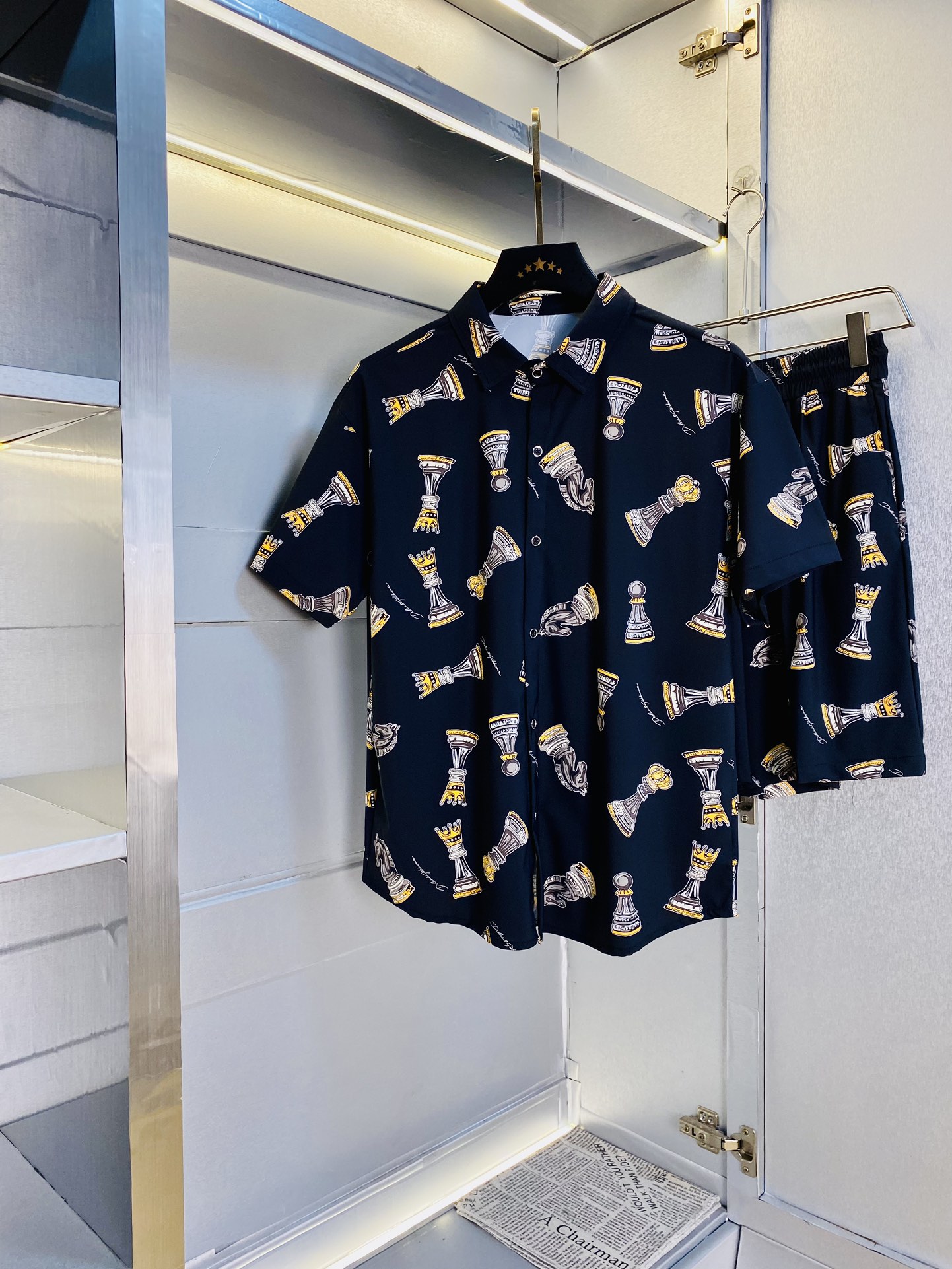 NO:128894,The original order of the official website can wear 210 kilograms Hermes simple and fashionable Summer new short-sleeved suit Shorts suits are very comfortable to wear, low-key and luxurious, very classy when worn, and there is no need to say much about the trouser style and cutting. The upper body is exquisite and vivid. The truly first-class quality is the real palace-grade casual pants elastic pants, which are made of Turkey cotton, and the most famous tannin cloth is excellent. The quality is excellent, and the pants are soft after heavy washing!  Straight-footed style, not picky, the upper body is absolutely stylish, extremely luxurious. Number of sizes: M-3XL (/130 catties wear M), hermes, hermes, shorts, T-shirt, alexander wang19860909官网原单货 可穿210斤 爱马仕Hermes 简约时尚 夏季夏款新款短袖套装短裤套装 身穿着非常舒适 低调不失奢华 穿出去非常有档次,裤型款式和裁剪亦无需多言 上身精致跃然.真正一等一顶级质料 真正殿堂级的休闲裤松紧裤,选用土耳其的棉花 生产出最有名的单宁布 品质卓然,经过重水洗使得裤子很柔软！直脚的版型 不挑人 上身绝对的有型 极度奢华.码数:M-3XL（/130斤穿M）,,hermes,hermes,shorts,T-shirt,alexander wang,Men's clothing