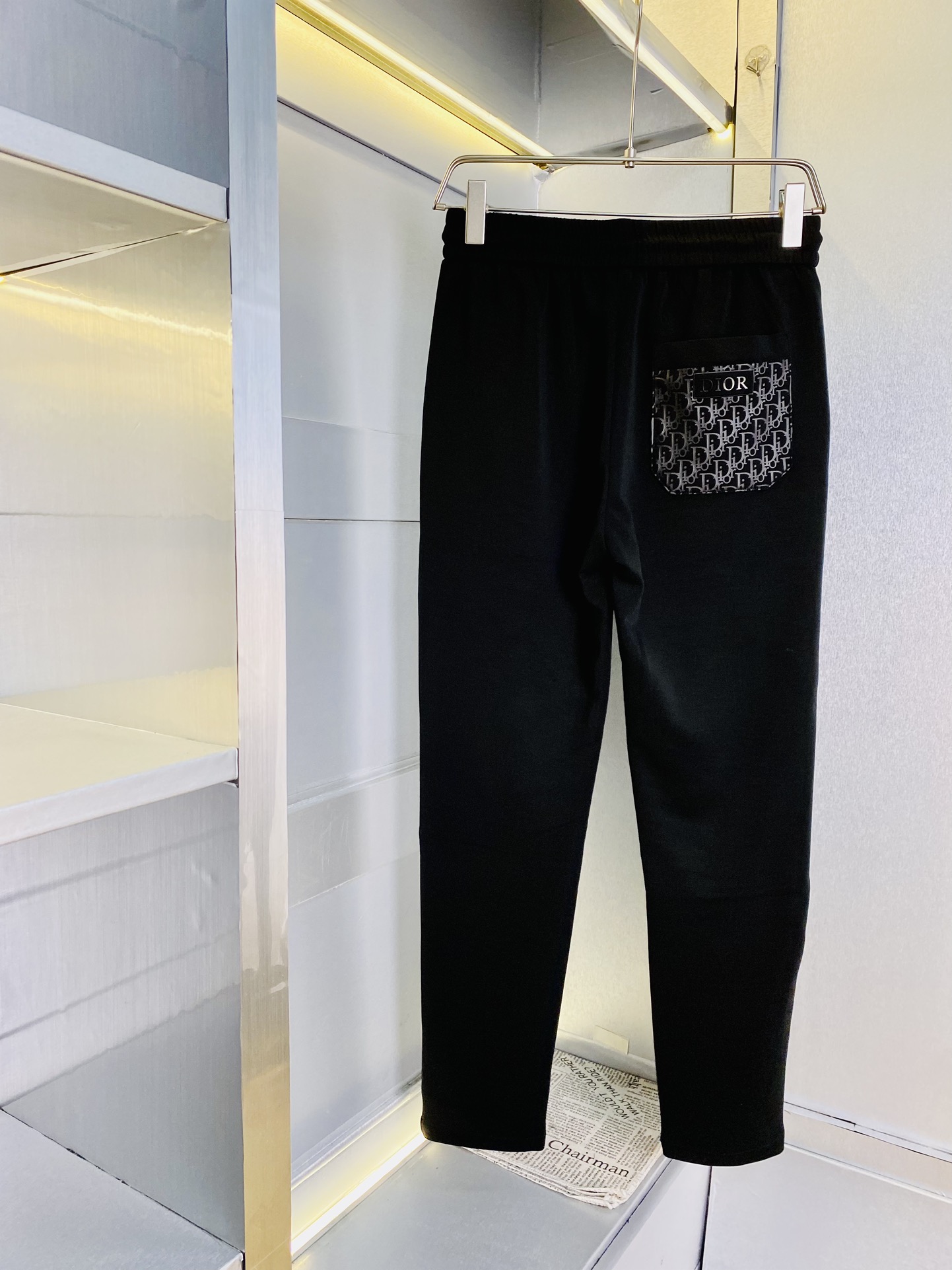 NO:140971,The original official website can wear 220 kilogram Dior simple and fashionable. Straight casual pants trousers trousers trousers are very comfortable to wear, low-key and luxurious. They are very classy when worn, and there is no need to say much about the style and cutting of the pants. The upper body is exquisite and vivid. The truly first-class quality is the real-class casual pants elastic pants, which are made of Turkey's cotton, produce the most famous tannin cloth. The quality is excellent, and the pants are soft after heavy washing!  Straight-footed style, not picky, absolutely stylish, expert design, extremely luxurious. Number of codes: M-4XL,,dior,dior,alexander wang19860909官网原单货 可穿220斤迪奥Dior 简约时尚 直筒休闲裤长裤卫裤松紧裤身穿着非常舒适 低调不失奢华 穿出去非常有档次,裤型款式和裁剪亦无需多言 上身精致跃然.真正一等一顶级质料 真正殿堂级的休闲裤松紧裤,选用土耳其的棉花 生产出最有名的单宁布 品质卓然,经过重水洗使得裤子很柔软！直脚的版型 不挑人 上身绝对的有型 达人设计 极度奢华.码数:M-4XL,,dior,dior,alexander wang,Men's clothing