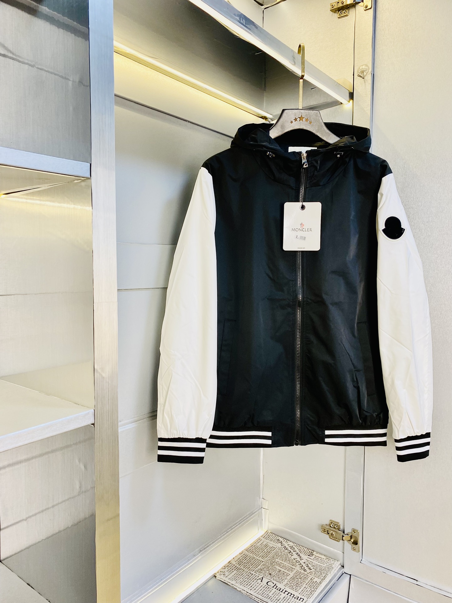 NO:133745,The original order of the official website can wear 190 catties masked Moncler early spring style!  New jacket, high-quality, original fabric, internet celebrity, same style, custom hardware and accessories for opening molds, very comfortable, super versatile, beautiful jacket, non-market, ordinary version, random comparison, absolutely guaranteed quality, color, size M-3XL,,christian louboutin,Moncler, jackets & coats,jackets & coats,alexander wang19860909官网原单货 可穿190斤蒙口Moncler 早春款！新款外套夹克 高版本高品质 原版面料网红明星同款 开模定制五金辅料 感非常舒服 超级百搭好看的一款外套 非市场普通版本 随意对比 品质绝对保证 颜色图色 尺码M-3XL,,christian louboutin,Moncler,jackets & coats,jackets & coats,alexander wang,Men's clothing