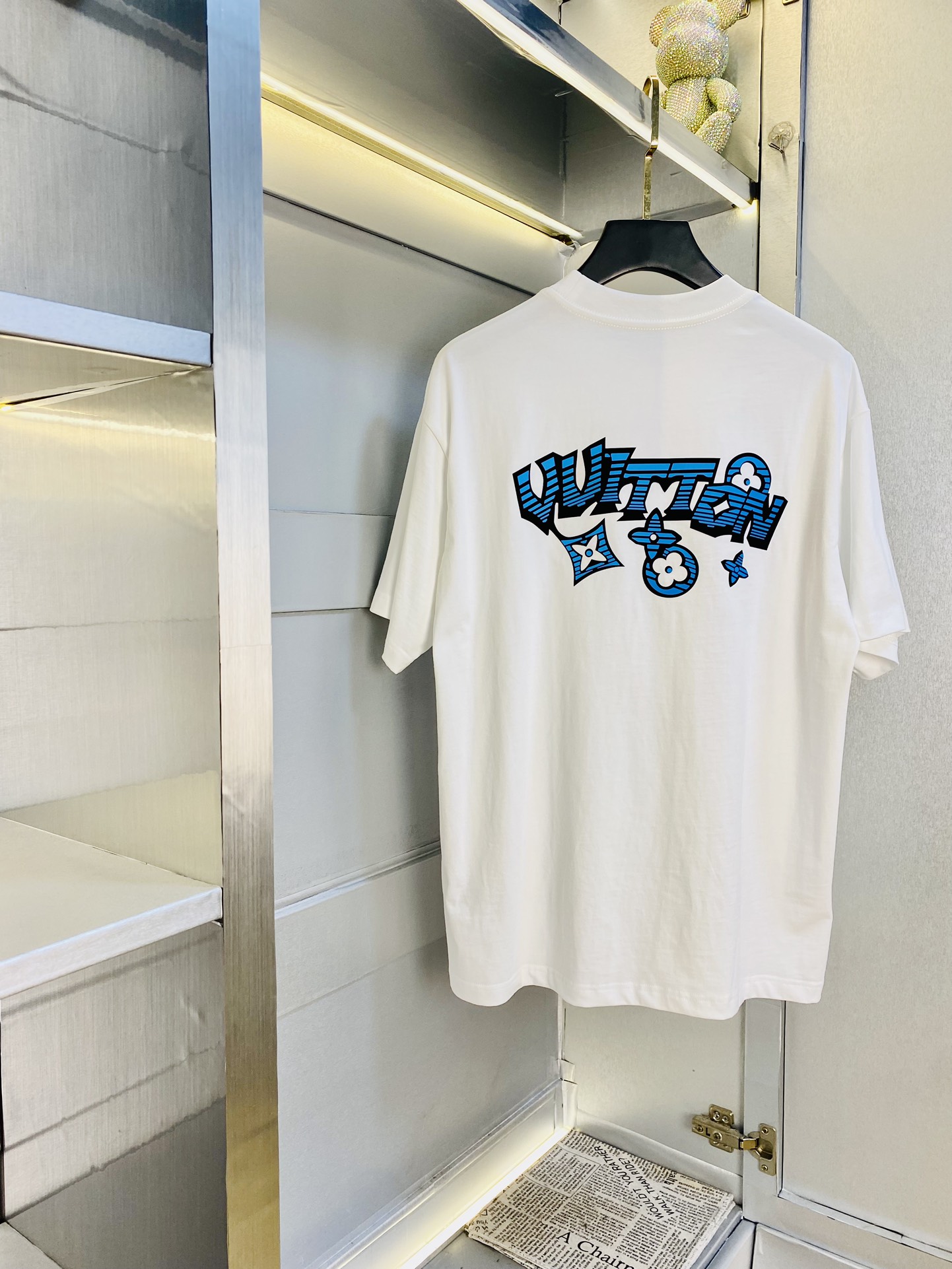 NO:138380,Wearing 210 pounds, Fatty Gospel, couple outfit Louis Vuitton Lv, original quality, latest style, men's short-sleeved T-shirt, selected counter customized top mercerized cotton imported fabric, all details are perfectly 1 to 1 replica, restore the authentic 100% original hardware, high-end customized auxiliary materials, original factory original standard, excellent upper body effect!  M-3XL (175/130 catties M), louis vuitton,louis vuitton,t-shirt,tees,t-shirt,alexander wang19860909穿210斤 胖子福音 情侣装路易威登Lv 原单品质 最新款 男装短袖T恤 精选专柜订制顶级丝光棉进口面料 所有细节做工完美1比1复刻 还原正品百分百 原版五金 高端订制辅料 原厂原标 上身效果超赞！码数偏大M-3XL(175/130斤穿M),,louis vuitton,louis vuitton,T-shirt,tees，t-shirt,alexander wang,Men's clothing