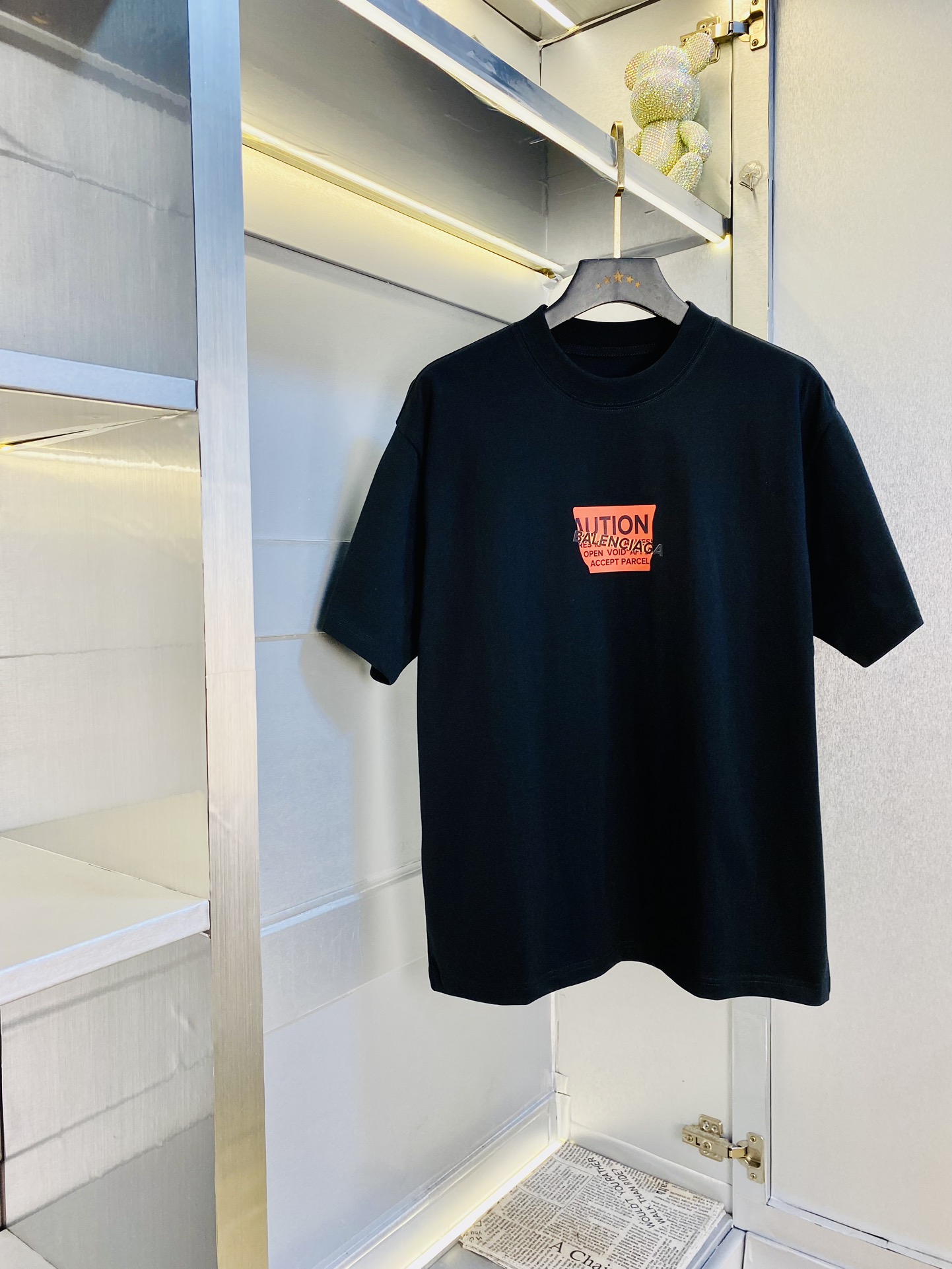 P230 🔥穿240斤 胖子福音 情侣装💞巴黎世家Balenciaga 原单品质 2025最新款 男装短袖T恤 精选专柜订制顶级🐥丝光棉🐥进口面料 所有细节做工完美1比1复刻 还原正品百分百 原版五金 高端订制辅料 原厂原标 上身效果超赞！码数偏大：S-3XL(175/130斤穿S)