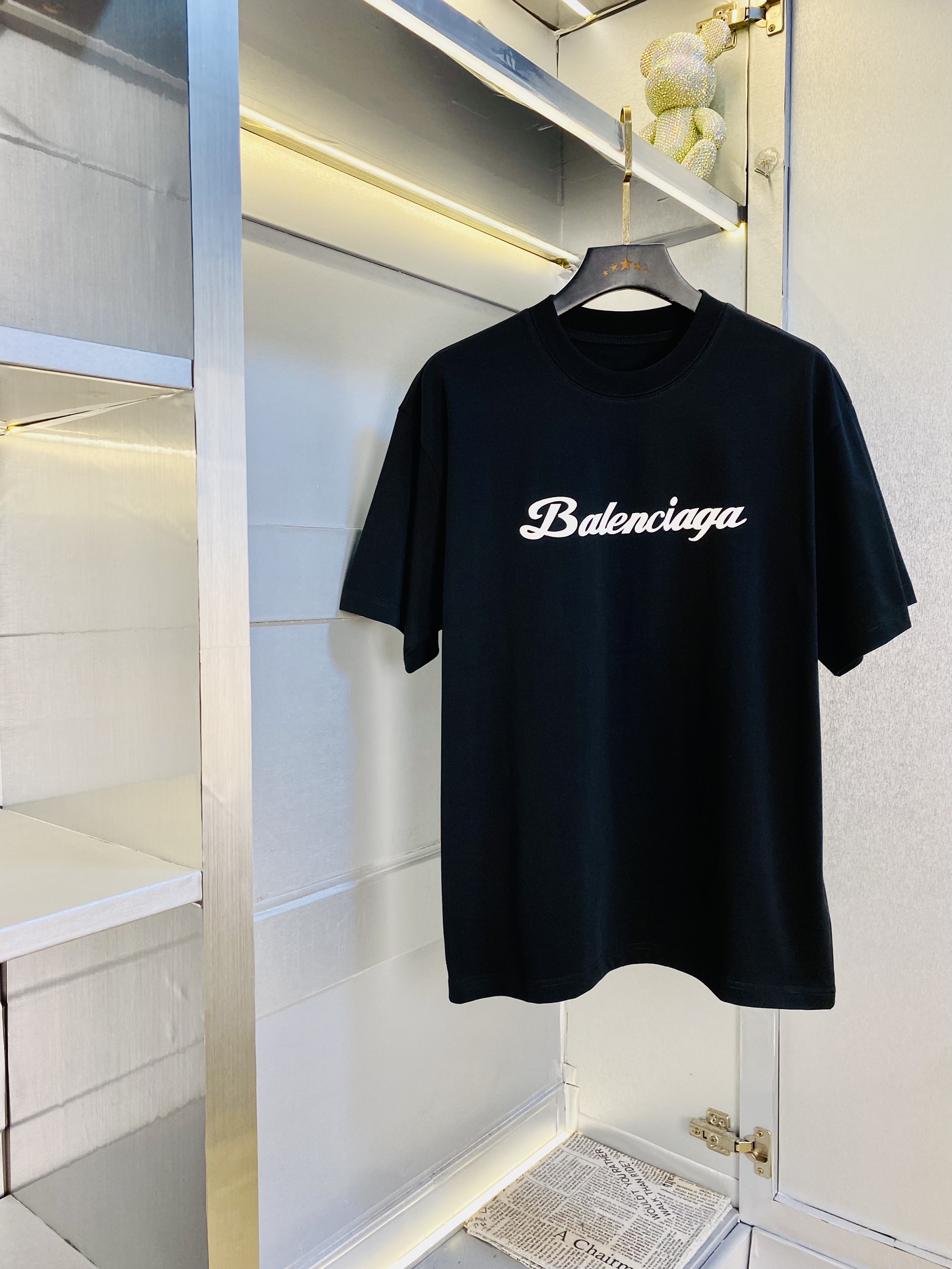 NO:460180,Wear 240 pounds, gospel of fat man, couple outfit Balenciaga, original quality, latest style, men's short-sleeved T-shirt, selected counter customized top mercerized cotton imported fabric, all details are perfectly 1 to 1 replica, restore the authentic 100% original hardware, high-end customized auxiliary materials, original factory original standard, excellent upper body effect!  S-3XL (175/130 catties S), balenciaga, balenciaga, T-shirt, tees, t-shirt, alexander wang19860909穿240斤 胖子福音 情侣装巴黎世家Balenciaga 原单品质 最新款 男装短袖T恤 精选专柜订制顶级丝光棉进口面料 所有细节做工完美1比1复刻 还原正品百分百 原版五金 高端订制辅料 原厂原标 上身效果超赞！码数偏大S-3XL(175/130斤穿S),,balenciaga,balenciaga,T-shirt,tees，t-shirt,alexander wang,Men's clothing