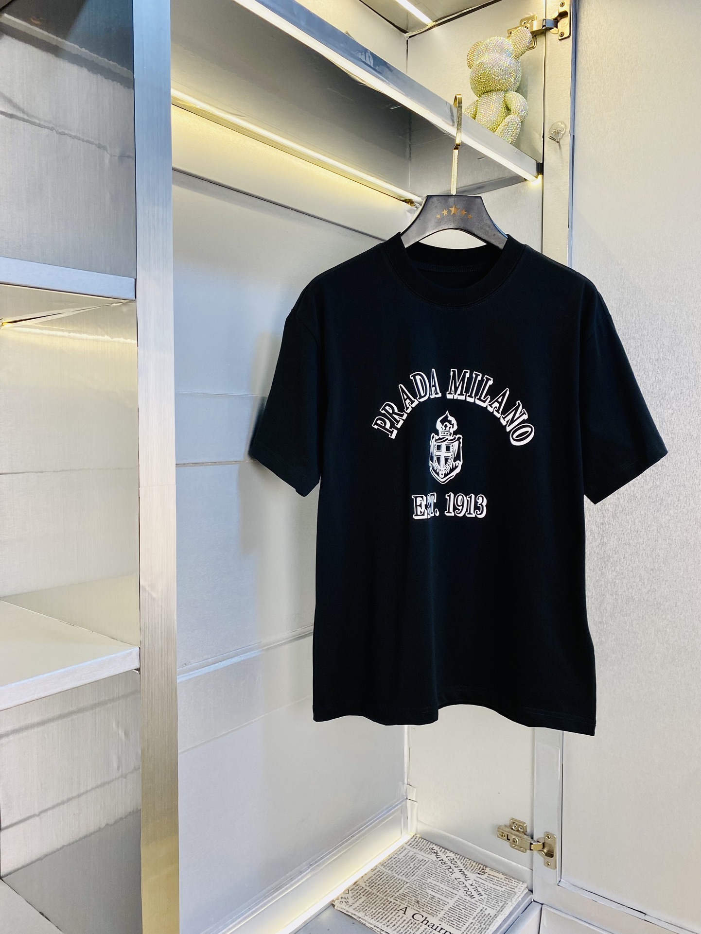 NO:460186,Wear 240 pounds, Fatty Gospel, Couple outfit Prada Prada Original quality, Latest style, Men's short-sleeved T-shirt, Selected counter customized top mercerized cotton imported fabric, all details are perfectly 1 to 1 replica, restore the authentic 100% original hardware, high-end customized auxiliary materials, original factory original standard, excellent upper body effect!  S-3XL (175/130 catties S), prada, prada, T-shirt, tees, t-shirt, alexander wang19860909穿240斤 胖子福音 情侣装普拉达Prada 原单品质 最新款 男装短袖T恤 精选专柜订制顶级丝光棉进口面料 所有细节做工完美1比1复刻 还原正品百分百 原版五金 高端订制辅料 原厂原标 上身效果超赞！码数偏大S-3XL(175/130斤穿S),,prada,prada,T-shirt,tees，t-shirt,alexander wang,Men's clothing