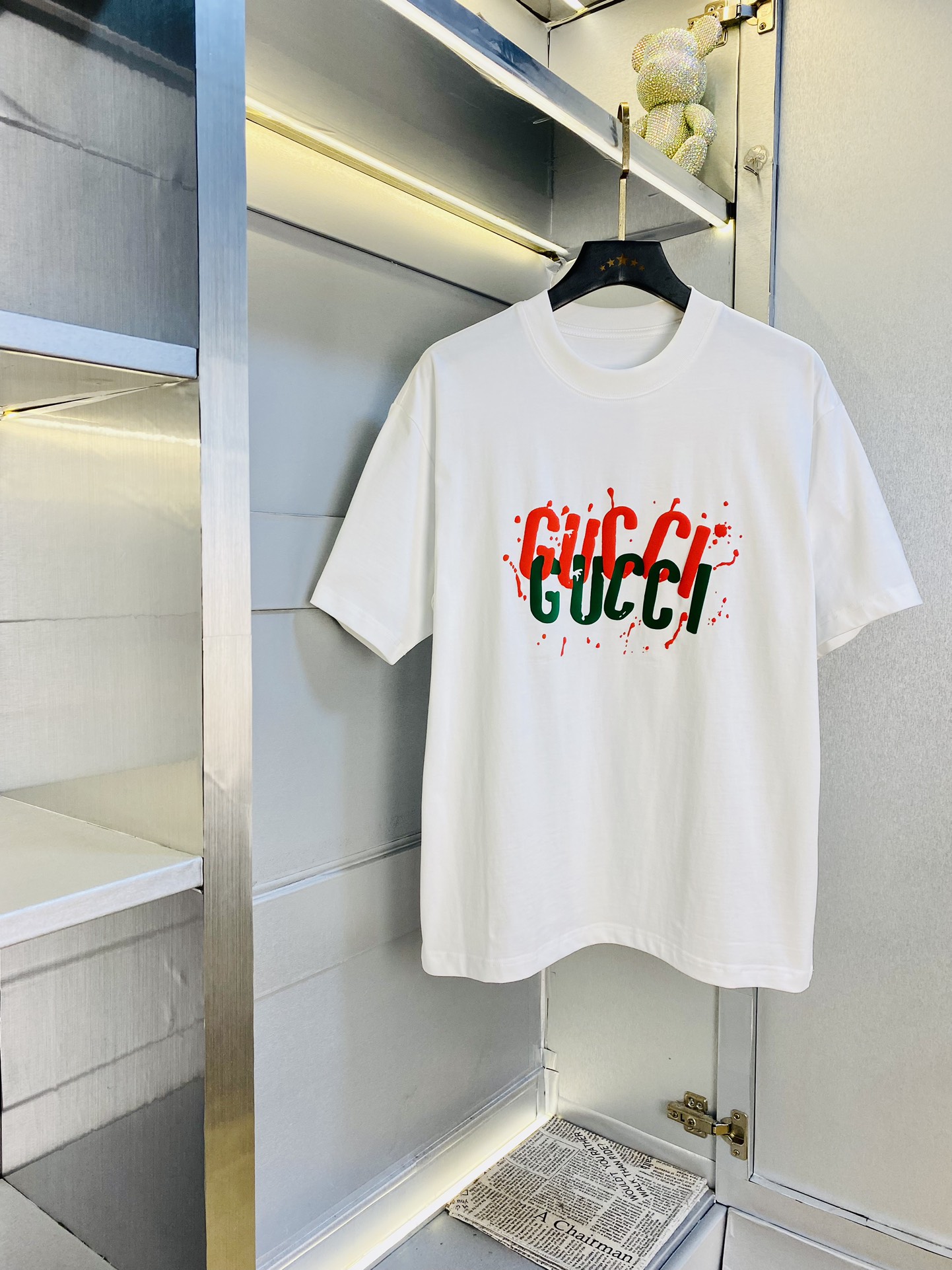 NO:472646,Wearing 240 pounds, Fatty Gospel, Couple costume Gucci, Original quality, 2025 latest style, Men's short-sleeved T-shirt, Selected counter custom-made top mercerized cotton imported fabric, all details are perfectly 1 to 1 replica, restore the authentic 100% original hardware, high-end customized auxiliary materials, original factory original standard, excellent upper body effect!  S-3XL (175/130 catties S), gucci, T-shirt, tees, t-shirt, alexander wang19860909穿240斤 胖子福音 情侣装古奇Gucci 原单品质 2025最新款 男装短袖T恤 精选专柜订制顶级丝光棉进口面料 所有细节做工完美1比1复刻 还原正品百分百 原版五金 高端订制辅料 原厂原标 上身效果超赞！码数偏大S-3XL(175/130斤穿S),,gucci,T-shirt,tees，t-shirt,alexander wang,Men's clothing