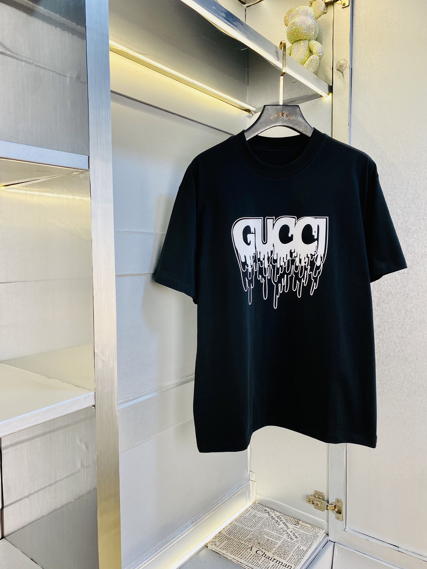 NO:472636,Wearing 240 pounds, Fatty Gospel, Couple costume Gucci, Original quality, 2025 latest style, Men's short-sleeved T-shirt, Selected counter custom-made top mercerized cotton imported fabric, all details are perfectly 1 to 1 replica, restore the authentic 100% original hardware, high-end customized auxiliary materials, original factory original standard, excellent upper body effect!  S-3XL (175/130 catties S), gucci, T-shirt, tees, t-shirt, alexander wang19860909穿240斤 胖子福音 情侣装古奇Gucci 原单品质 2025最新款 男装短袖T恤 精选专柜订制顶级丝光棉进口面料 所有细节做工完美1比1复刻 还原正品百分百 原版五金 高端订制辅料 原厂原标 上身效果超赞！码数偏大S-3XL(175/130斤穿S),,gucci,T-shirt,tees，t-shirt,alexander wang,Men's clothing