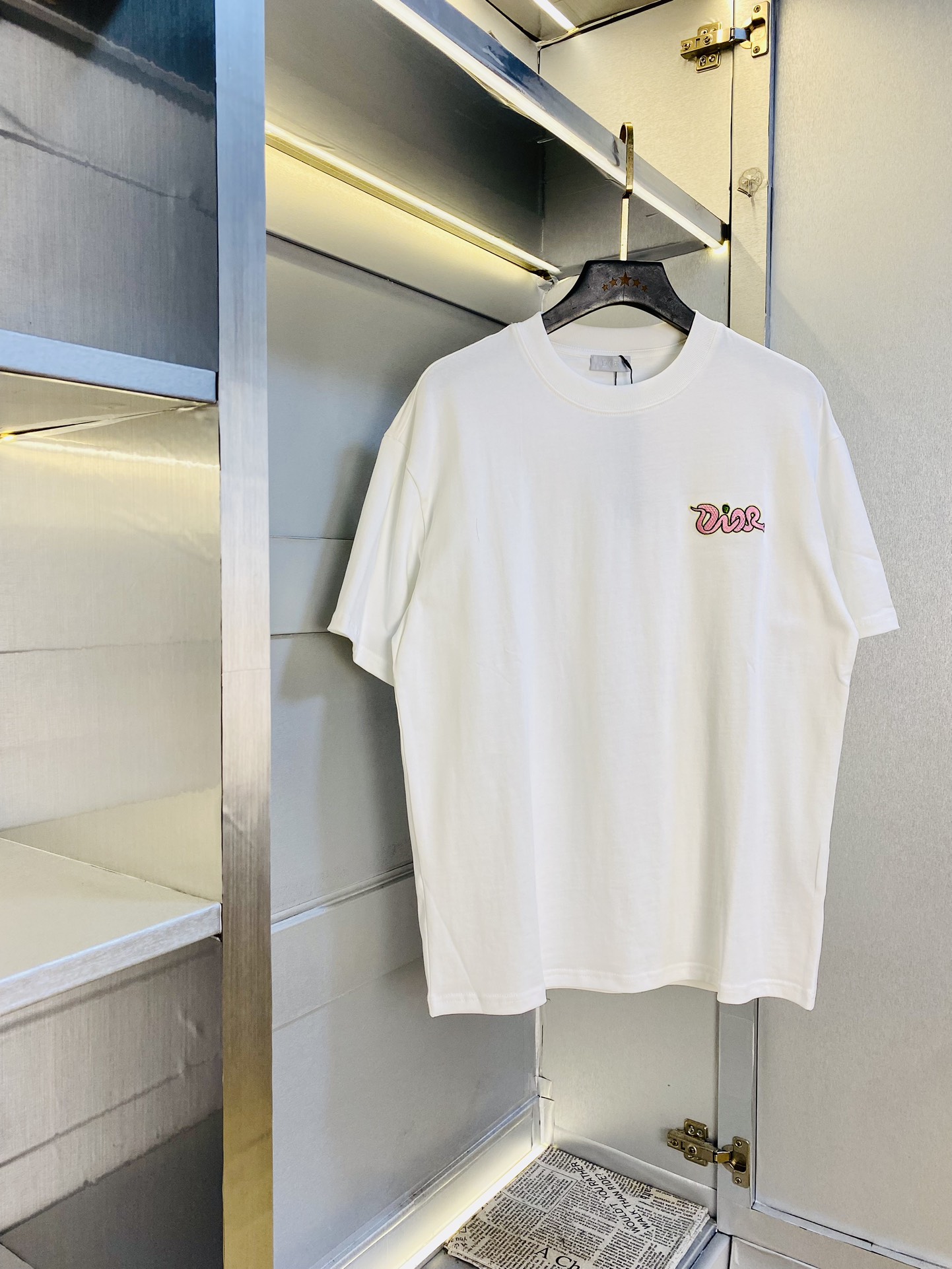 NO:133754,Wearing 210 pounds, Fatty Gospel, Couple suit Dior Dior Original quality, Latest style, Snake Year's short-sleeved T-shirt, Embroidered snake, Selected counter customized top mercerized cotton imported fabric, all details are perfectly 1 to 1 replica, restore the authentic 100% original hardware, high-end customized auxiliary materials, original factory original standard, the upper body effect is excellent!  S-XL (175/130 catties S), dior,dior,t-shirt,tees,t-shirt,alexander wang19860909穿210斤 胖子福音 情侣装迪奥Dior 原单品质 最新款 蛇年短袖T恤 刺绣蛇 精选专柜订制顶级丝光棉进口面料 所有细节做工完美1比1复刻 还原正品百分百 原版五金 高端订制辅料 原厂原标 上身效果超赞！码数偏大S-XL(175/130斤穿S),,dior,dior,T-shirt,tees，t-shirt,alexander wang,Men's clothing