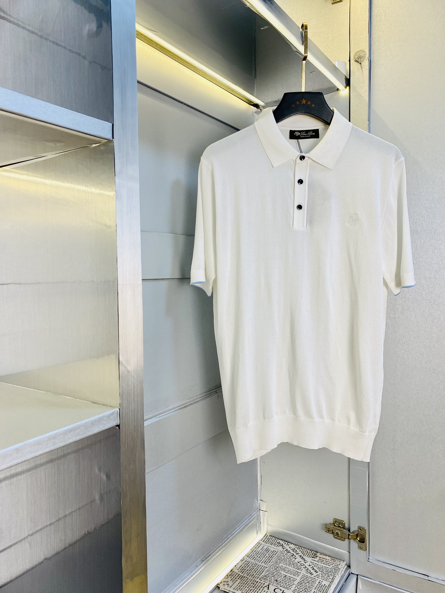 NO:510618,Nuoyoupianya Lp can wear 190 jin sweater, super soft yarn skin-friendly and comfortable lapel short-sleeved T-shirt 2025 spring and summer new short-sleeved sweater, released simultaneously on the official website, imported Italian blended wool, light and soft, the whole piece adopts 14 knitting method, and special color materials for men's clothing, the upper body is skin-friendly and comfortable and breathable, low-key and luxurious. Number of codes M-3XL, loro piana, T-shirt,tees, t-shirt,alexander wang19860909诺悠翩雅Lp 可穿190斤针织衫 超柔纱线亲肤舒适翻领短袖T恤 2025春夏新品短袖针织衫,官网同步发售,意大利进口混纺羊毛,轻薄柔软,全件采用14针织法,选用男装特别色料 上身亲肤舒适透气,低调奢华. 码数M-3XL,,loro piana,T-shirt,tees，t-shirt,alexander wang,Men's clothing