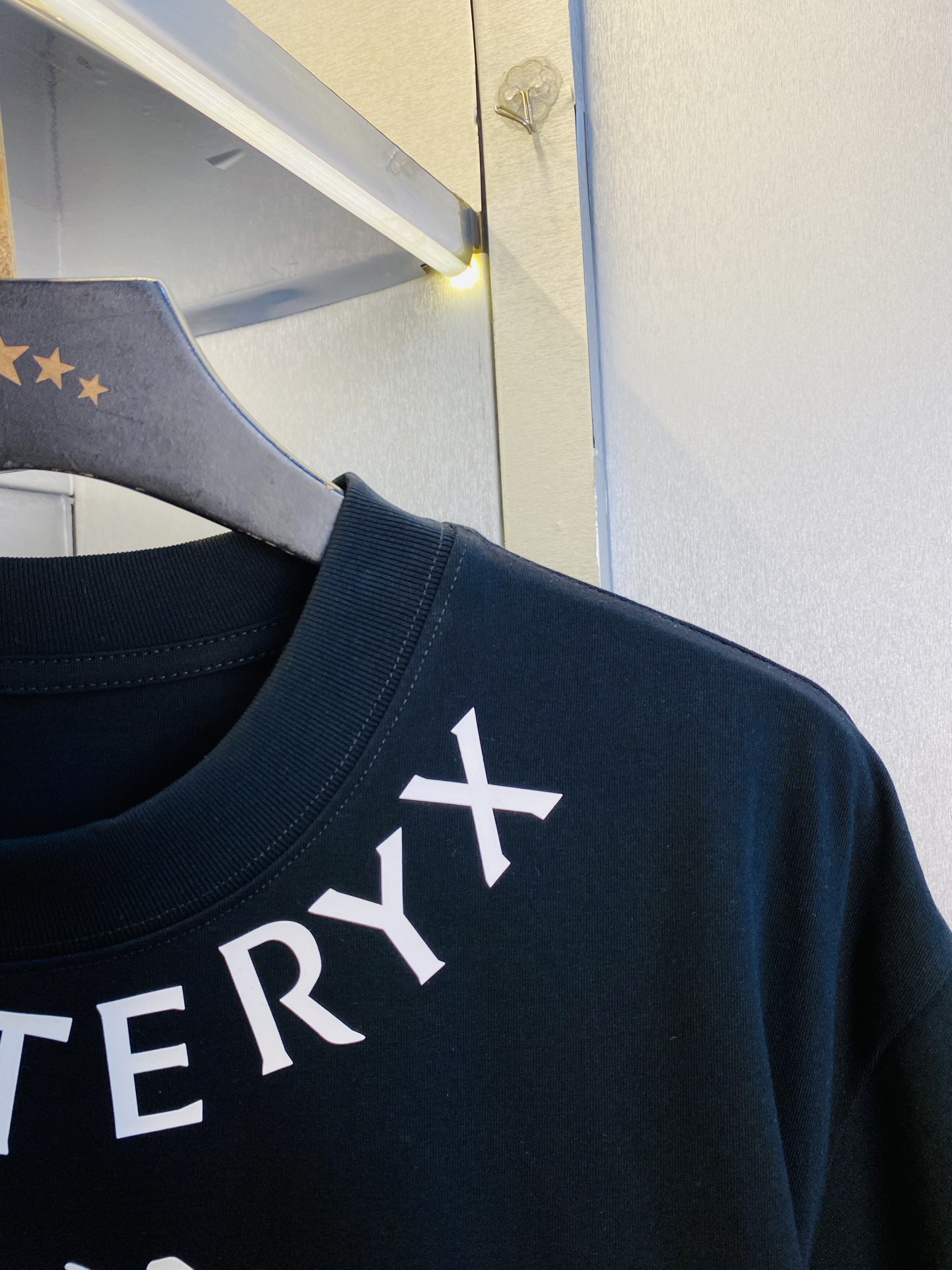 P230 🔥穿210斤 胖子福音 情侣装💞始祖鸟Arcteryx 原单品质 2025最新款 男装短袖T恤 精选专柜订制顶级🐥丝光棉🐥进口面料 所有细节做工完美1比1复刻 还原正品百分百 原版五金 高端订制辅料 原厂原标 上身效果超赞！码数偏大：M-3XL(175/130斤穿M)