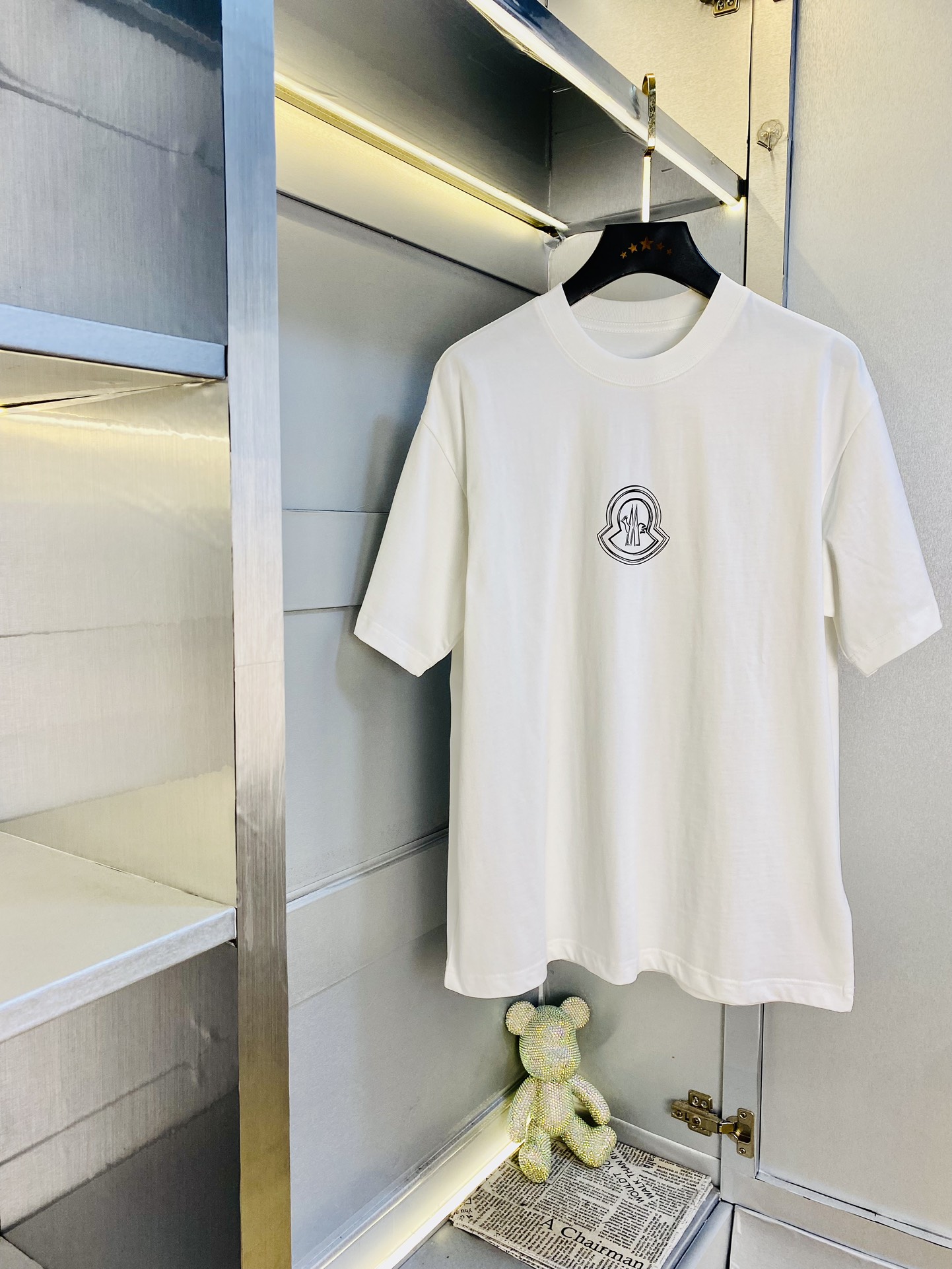 P230 🔥穿210斤 胖子福音 情侣装💞蒙口Moncler 原单品质 2025最新款 男装短袖T恤 精选专柜订制顶级🐥丝光棉🐥进口面料 所有细节做工完美1比1复刻 还原正品百分百 原版五金 高端订制辅料 原厂原标 上身效果超赞！码数偏大：M-3XL(175/130斤穿M)