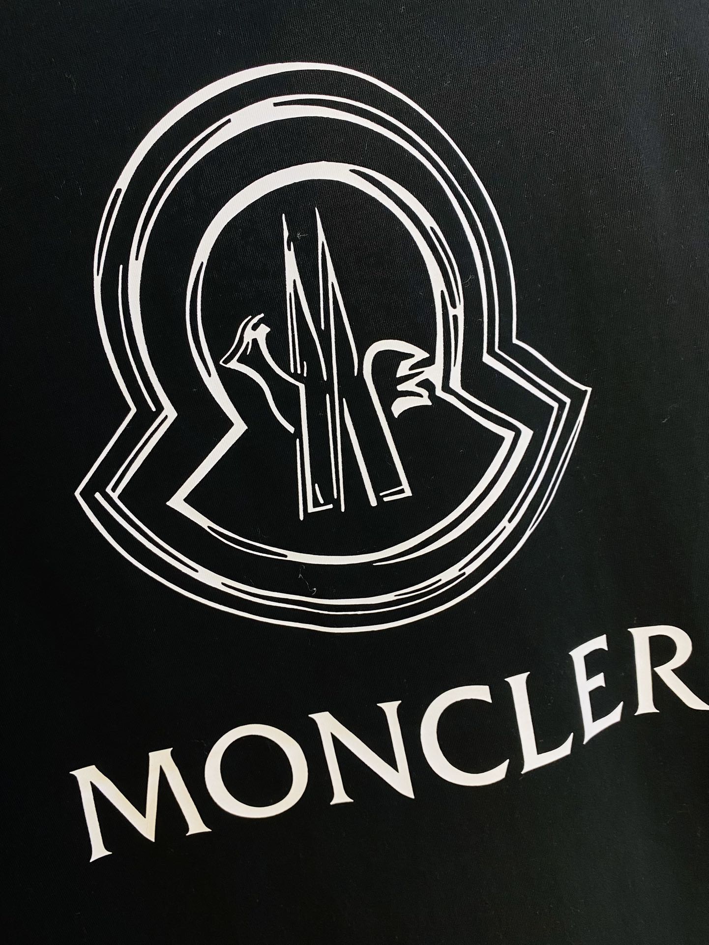 P230 🔥穿210斤 胖子福音 情侣装💞蒙口Moncler 原单品质 2025最新款 男装短袖T恤 精选专柜订制顶级🐥丝光棉🐥进口面料 所有细节做工完美1比1复刻 还原正品百分百 原版五金 高端订制辅料 原厂原标 上身效果超赞！码数偏大：M-3XL(175/130斤穿M)