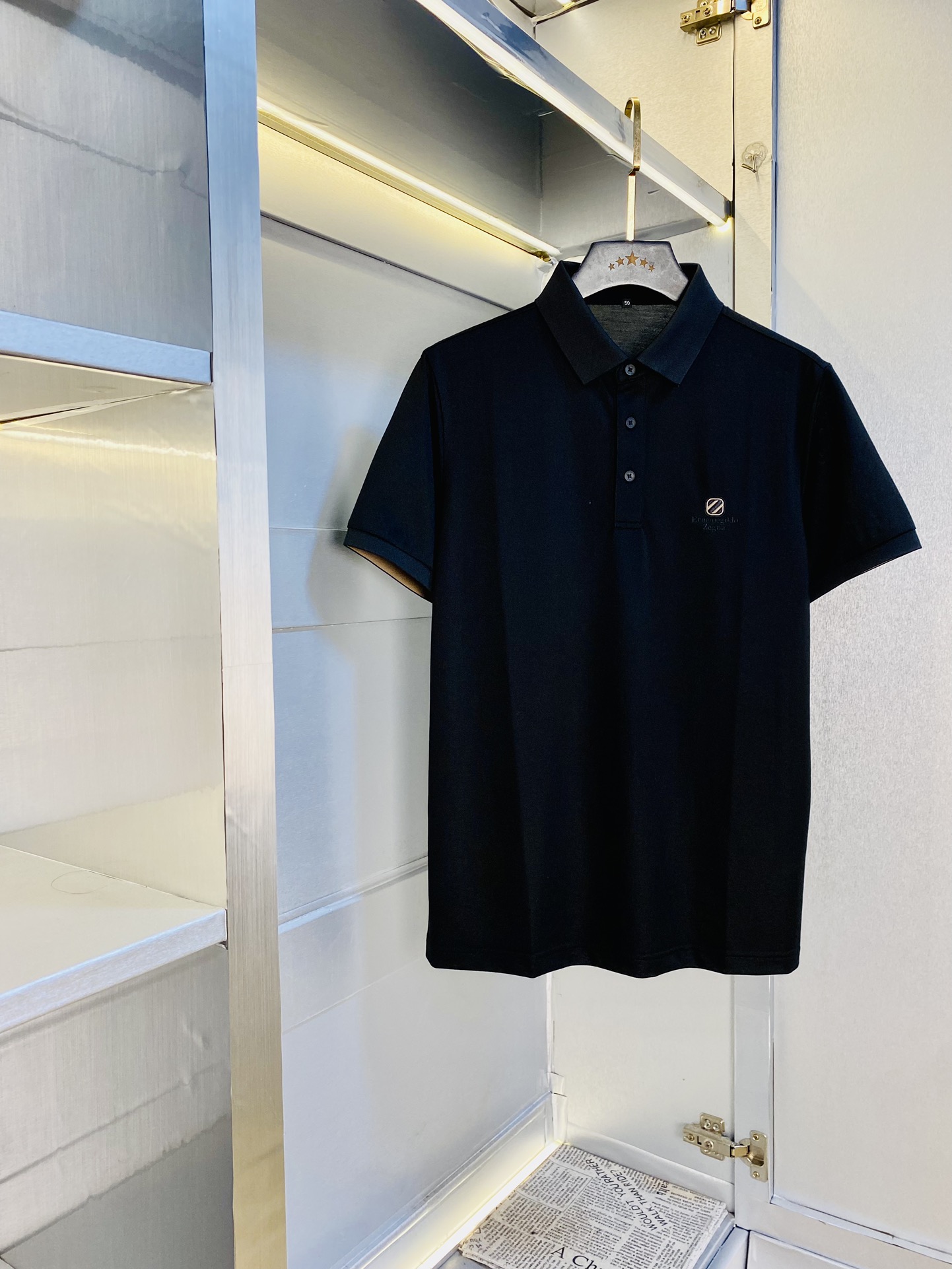 NO:151573,Original single item can wear pounds. ZEGNA original single item quality. Latest style. Men's lapel short-sleeved T-shirt. High-end printed workmanship!  Selected counters to customize the top-grade double mercerized bead flooring fabric. All details are perfectly crafted and replicated 100% authentic. Original hardware, high-end customized auxiliary materials, original factory original standard, excellent upper body effect!  Code number M-4XL, zegna, T-shirt,tees, t-shirt,alexander wang19860909原单货可穿斤 杰尼亚ZEGNA 原单品质 最新款 男装翻领短袖T恤 高级印花做工！精选专柜订制顶级双丝光珠地棉进口面料 所有细节做工完美1比1复刻 还原正品百分百 原版五金 高端订制辅料 原厂原标 上身效果超赞！码数M-4XL,,zegna,T-shirt,tees，t-shirt,alexander wang,Men's clothing