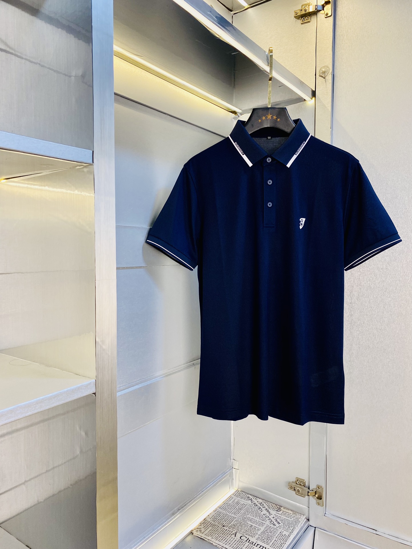 NO:154199,The original order can be worn 210 kilograms. Burberry Burberry Original order quality. The latest style. Men's lapel short-sleeved T-shirt with high-end printed workmanship!  Selected counters to customize the top-grade double mercerized bead flooring fabric. All details are perfectly crafted and replicated 100% authentic. Original hardware, high-end customized auxiliary materials, original factory original standard, excellent upper body effect!  Code number M-4XL, burberry, burberry, T-shirt, tees, t-shirt, alexander wang19860909原单货可穿210斤 巴宝莉Burberry 原单品质 2025最新款 男装翻领短袖T恤 高级印花做工！精选专柜订制顶级双丝光珠地棉进口面料 所有细节做工完美1比1复刻 还原正品百分百 原版五金 高端订制辅料 原厂原标 上身效果超赞！码数M-4XL,,burberry,burberry,T-shirt,tees，t-shirt,alexander wang,Men's clothing