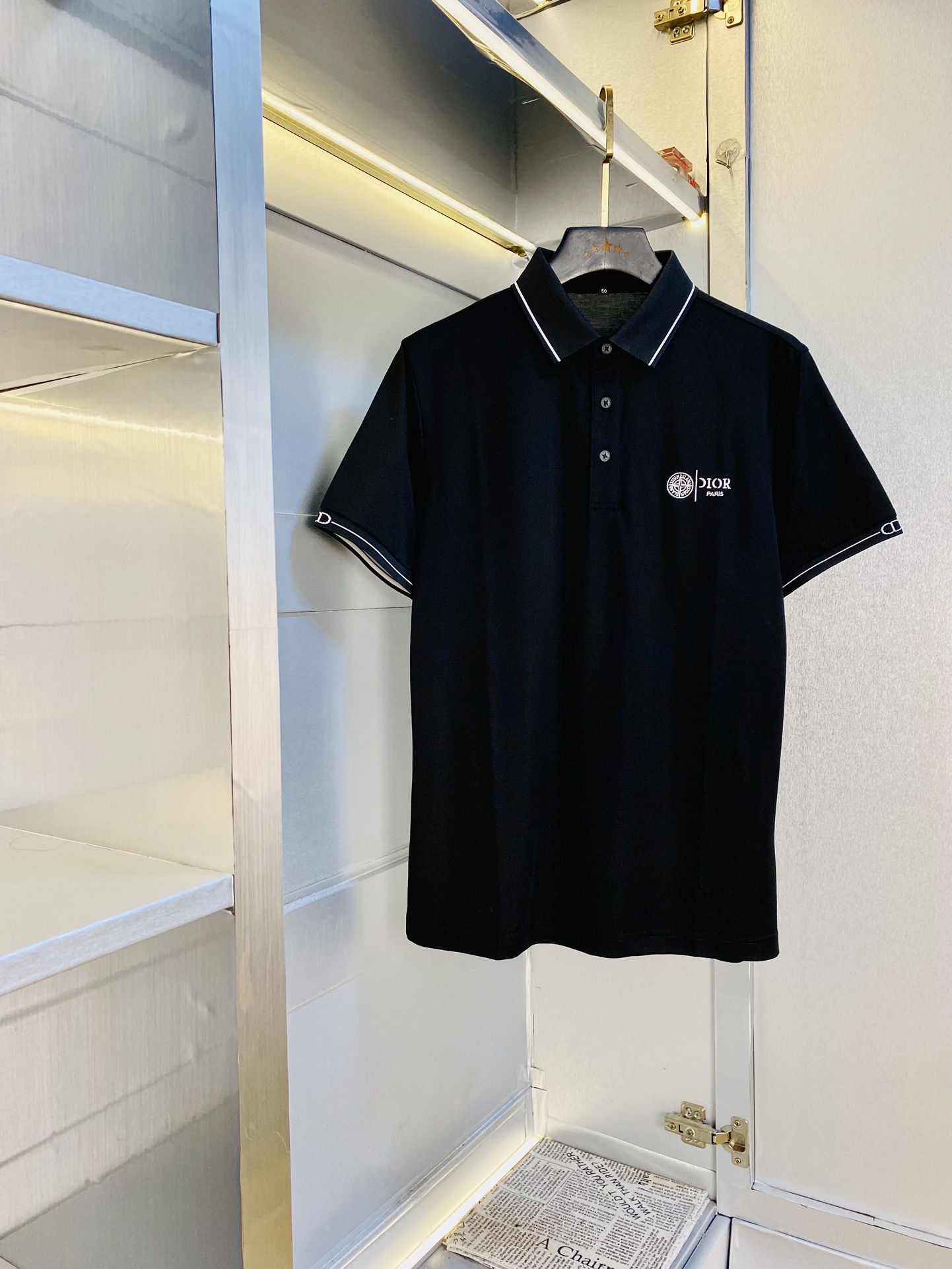 NO:446702,The original single item can wear 210 kilograms Dior original single quality latest style men's lapel short-sleeved T-shirt with high-end printed workmanship!  Selected counters to customize the top-grade double mercerized bead flooring fabric. All details are perfectly crafted and replicated 100% authentic. Original hardware, high-end customized auxiliary materials, original factory original standard, excellent upper body effect!  Code number M-4XL, dior,dior,T-shirt,tees,t-shirt,alexander wang19860909原单货可穿210斤 迪奥Dior 原单品质 最新款 男装翻领短袖T恤 高级印花做工！精选专柜订制顶级双丝光珠地棉进口面料 所有细节做工完美1比1复刻 还原正品百分百 原版五金 高端订制辅料 原厂原标 上身效果超赞！码数M-4XL,,dior,dior,T-shirt,tees，t-shirt,alexander wang,Men's clothing