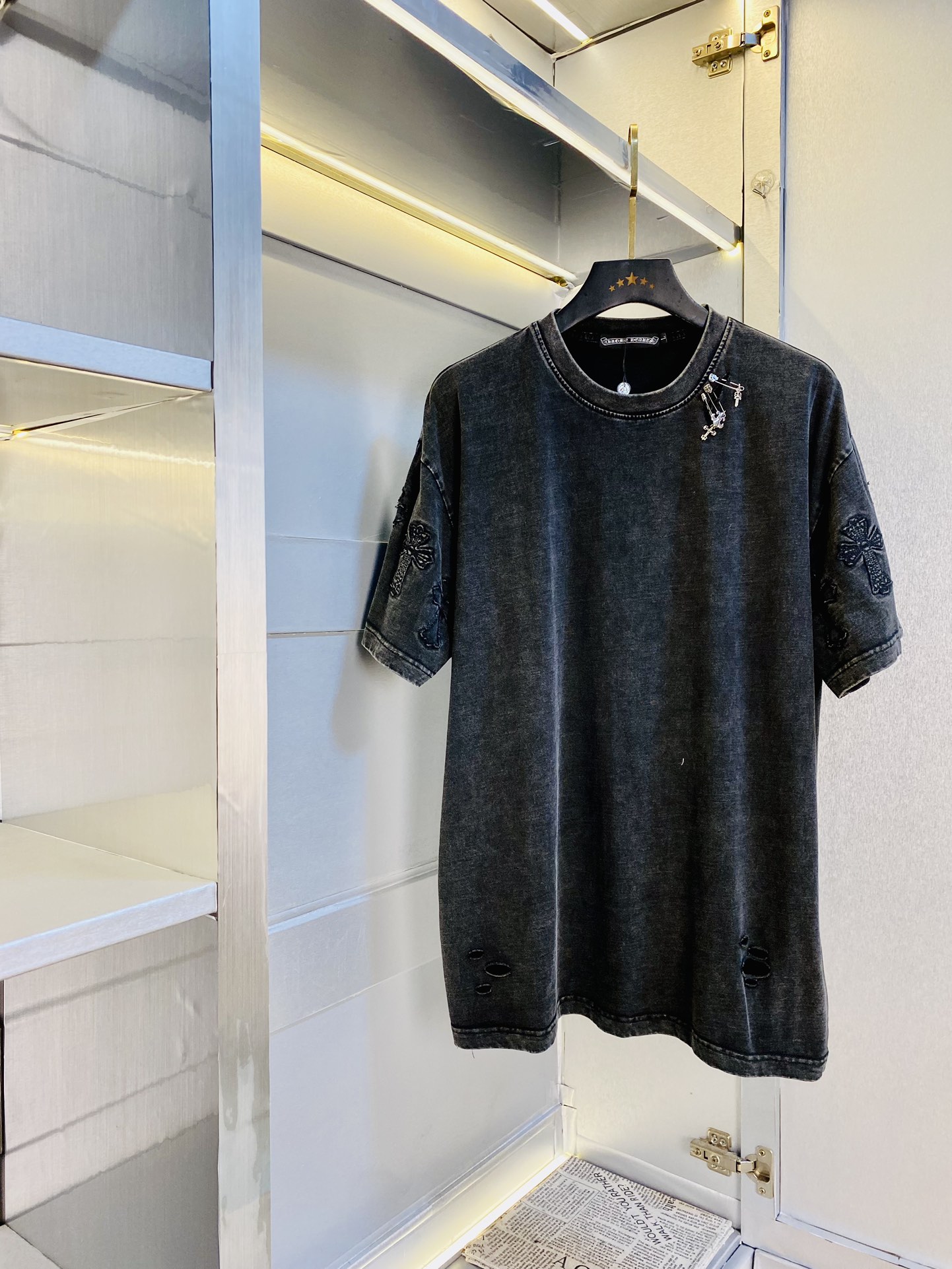 NO:151559,Wearable 220 catties Couple model Croxin ChromeHearts Original quality Latest style Men's short-sleeved T-shirt High-end printed workmanship!  Selected counter custom-made pure cotton imported fabrics, all details are perfectly 1 to 1 replica, restore the authenticity 100% original hardware, high-end customized auxiliary materials, original factory original standard, excellent upper body effect!  S-XL (170/140 catties wear S), chrome hearts, chrome hearts, T-shirt, tees, t-shirt, alexander wang19860909可穿220斤 情侣款 克罗心ChromeHearts 原单品质 最新款 男装短袖T恤 高级印花做工！精选专柜订制纯棉进口面料 所有细节做工完美1比1复刻 还原正品百分百 原版五金 高端订制辅料 原厂原标 上身效果超赞！码数S-XL（170/140斤穿S）,,chrome hearts,chrome hearts,T-shirt,tees，t-shirt,alexander wang,Men's clothing