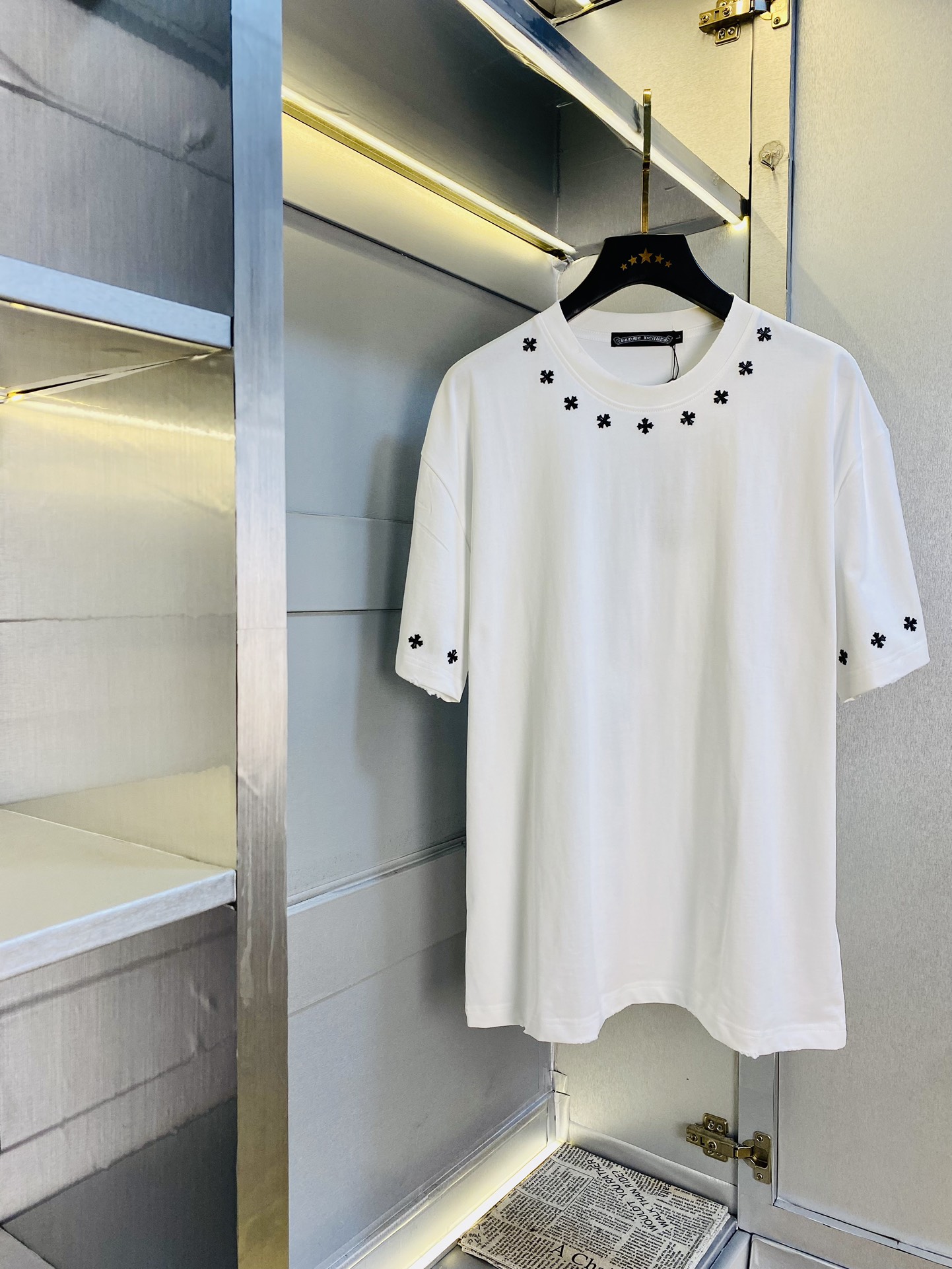 NO:142722,Wearable 220 catties Couple model Croxin ChromeHearts Original quality 2025 latest men's short-sleeved T-shirt with high-end printed workmanship!  Selected counter custom-made pure cotton imported fabrics, all details are perfectly 1 to 1 replica, restore the authenticity 100% original hardware, high-end customized auxiliary materials, original factory original standard, excellent upper body effect!  S-XL (170/catties wear S), chrome hearts, chrome hearts, T-shirt, tees, t-shirt, alexander wang19860909可穿220斤 情侣款 克罗心ChromeHearts 原单品质 2025最新款 男装短袖T恤 高级印花做工！精选专柜订制纯棉进口面料 所有细节做工完美1比1复刻 还原正品百分百 原版五金 高端订制辅料 原厂原标 上身效果超赞！码数S-XL（170/斤穿S）,,chrome hearts,chrome hearts,T-shirt,tees，t-shirt,alexander wang,Men's clothing