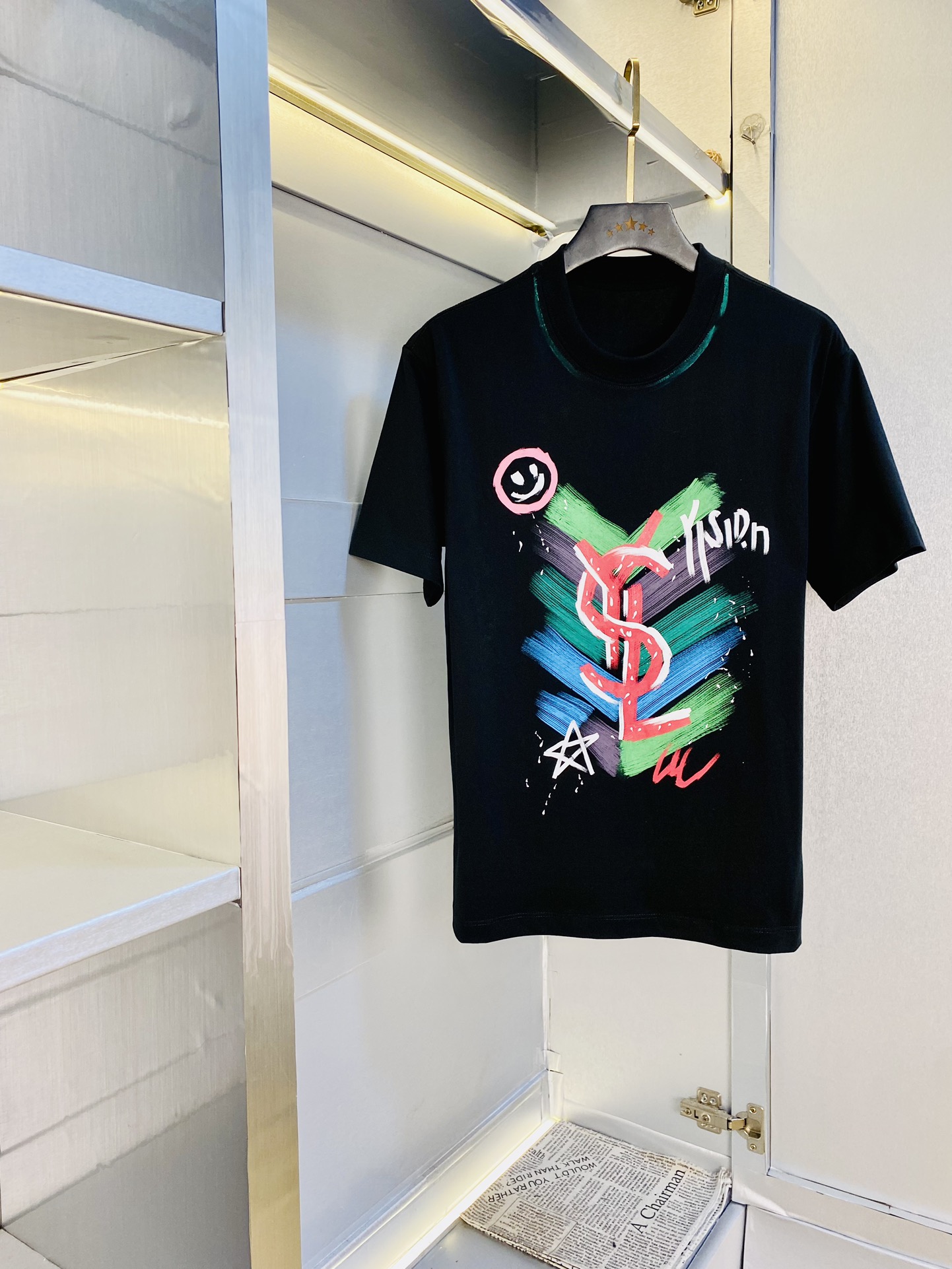 NO:474775,Wearing 210 pounds, Fatty Gospel, Couple outfit Saint Laurent YSL Original quality, 2025 latest style, men's short-sleeved T-shirt, selected counter customized top-grade cotton imported fabric, all details are perfectly 1 to 1 replica, restore the authenticity 100% original hardware, high-end customized auxiliary materials, original factory original standard, excellent upper body effect!  M-3XL (175/130 catties M), saint laurent, saint laurent, T-shirt, tees, t-shirt, alexander wang19860909穿210斤 胖子福音 情侣装圣罗兰YSL 原单品质 2025最新款 男装短袖T恤 精选专柜订制顶级纯棉进口面料 所有细节做工完美1比1复刻 还原正品百分百 原版五金 高端订制辅料 原厂原标 上身效果超赞！码数偏大M-3XL(175/130斤穿M),,saint laurent,saint laurent,T-shirt,tees，t-shirt,alexander wang,Men's clothing