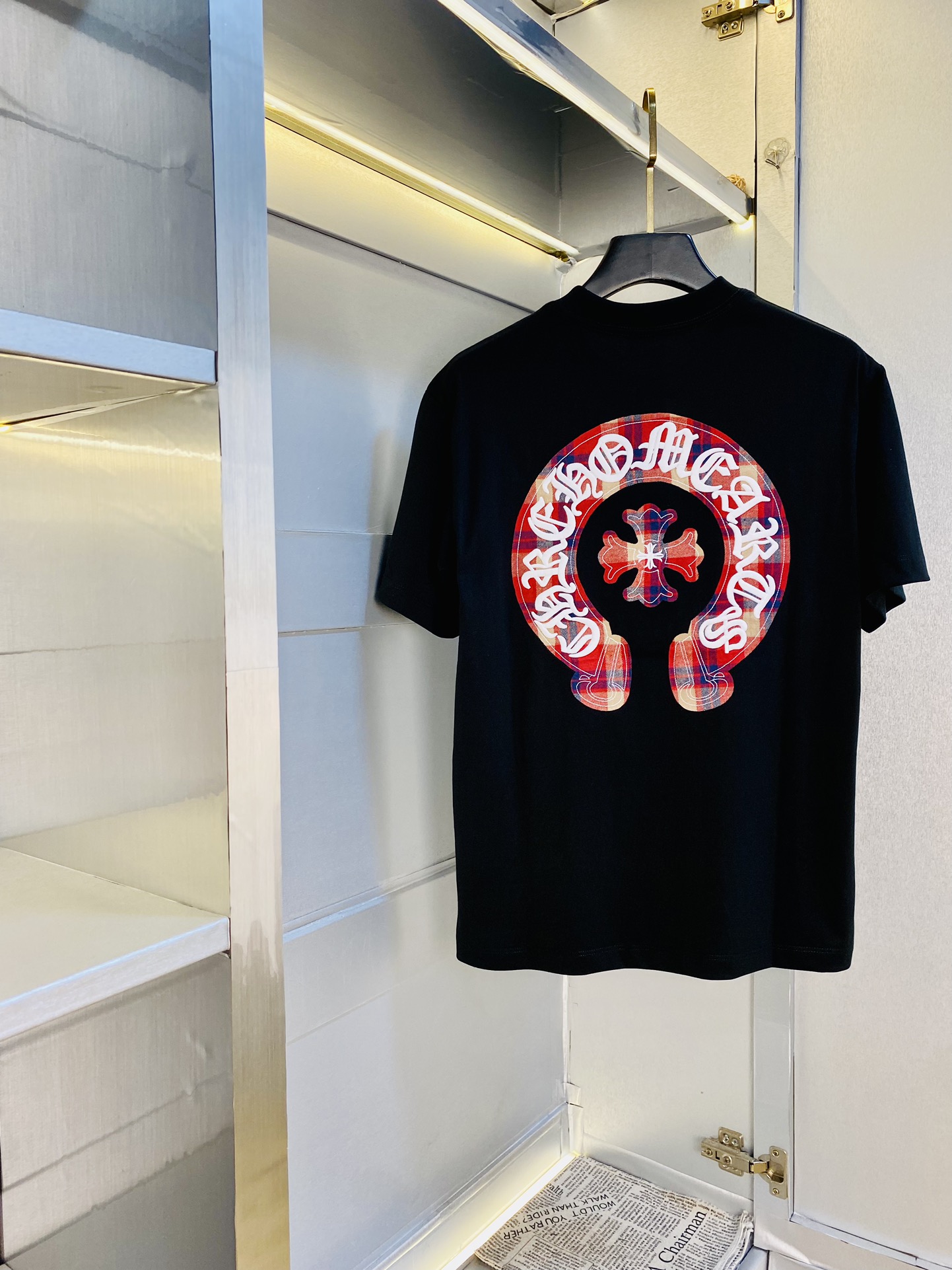 NO:472557,Wear 210 pounds, Fatty Gospel, Couple outfit, Chrome Hearts, Original quality, 2025 latest style, Men's short-sleeved T-shirt, Selected counter customized top-grade cotton imported fabric, all details are perfectly 1 to 1 replica, restore the authentic 100% original hardware, high-end customized auxiliary materials, original factory original standard, the upper body effect is excellent!  M-3XL (175/130 catties M), chrome hearts, chrome hearts, T-shirt, tees, t-shirt, alexander wang19860909穿210斤 胖子福音 情侣装克罗心Chrome Hearts 原单品质 2025最新款 男装短袖T恤 精选专柜订制顶级纯棉进口面料 所有细节做工完美1比1复刻 还原正品百分百 原版五金 高端订制辅料 原厂原标 上身效果超赞！码数偏大M-3XL(175/130斤穿M),,chrome hearts,chrome hearts,T-shirt,tees，t-shirt,alexander wang,Men's clothing