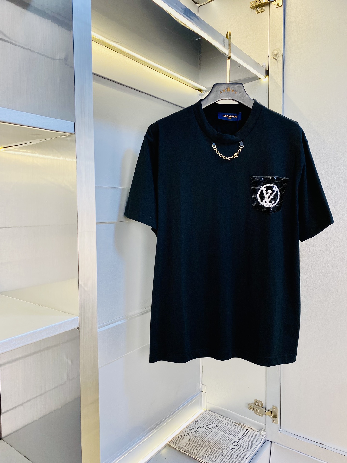 NO:452558,Wear 210 kilograms original order!  Fatty Gospel Couple Outfit Louis Vuitton Lv Original Quality Latest Short Sleeve T-shirt Five-quarter Sleeve Middle Sleeve Selected counter Customized top-grade cotton imported fabric with original wash mark!  Complete three standards, all the details are perfectly 1-to-1 reproduction, restore the authenticity 100% original hardware, high-end customized auxiliary materials, original factory original standards, excellent upper body effect!  The counter is large in size Xs-XL (175/130 catties wearing Xs), louis vuitton,louis vuitton,t-shirt,tees,t-shirt,alexander wang19860909穿210斤 原单货！胖子福音 情侣装路易威登Lv 原单品质 最新款 短袖T恤 五分袖中袖 精选专柜订制顶级纯棉进口面料 带原版洗水唛！三标齐全 所有细节做工完美1比1复刻 还原正品百分百 原版五金 高端订制辅料 原厂原标 上身效果超赞！专柜码数偏大Xs-XL(175/130斤穿Xs),,louis vuitton,louis vuitton,T-shirt,tees，t-shirt,alexander wang,Men's clothing