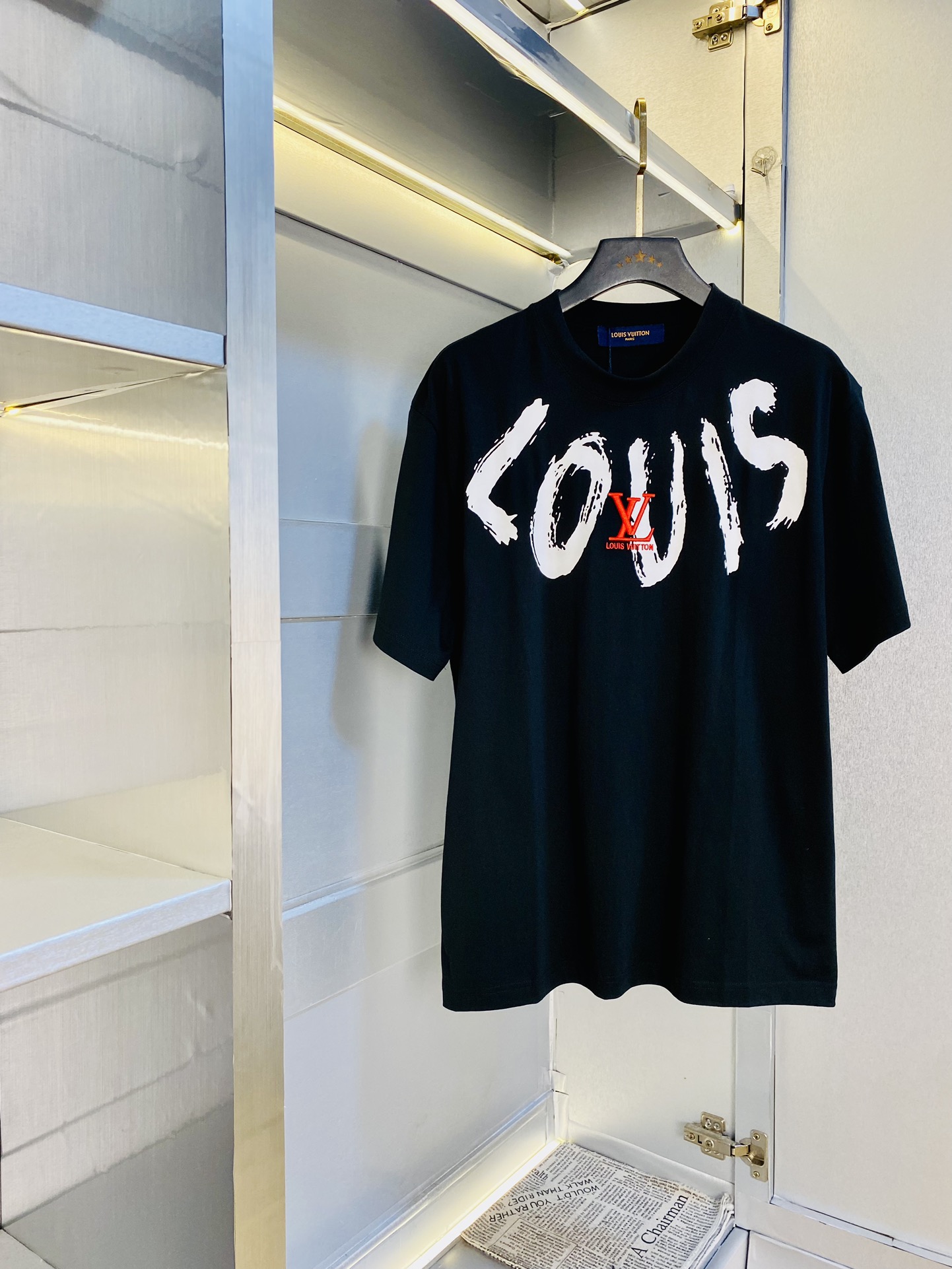 NO:446664,Wear 210 kilograms original order!  Fatty Gospel Couple Outfit Louis Vuitton Lv Original Quality Latest Short Sleeve T-shirt Five-quarter Sleeve Middle Sleeve Selected counter Customized top-grade cotton imported fabric with original wash mark!  Complete three standards, all the details are perfectly 1-to-1 reproduction, restore the authenticity 100% original hardware, high-end customized auxiliary materials, original factory original standards, excellent upper body effect!  The counter is large in size Xs-XL (175/130 catties wearing Xs), louis vuitton,louis vuitton,t-shirt,tees,t-shirt,alexander wang19860909穿210斤 原单货！胖子福音 情侣装路易威登Lv 原单品质 最新款 短袖T恤 五分袖中袖 精选专柜订制顶级纯棉进口面料 带原版洗水唛！三标齐全 所有细节做工完美1比1复刻 还原正品百分百 原版五金 高端订制辅料 原厂原标 上身效果超赞！专柜码数偏大Xs-XL(175/130斤穿Xs),,louis vuitton,louis vuitton,T-shirt,tees，t-shirt,alexander wang,Men's clothing