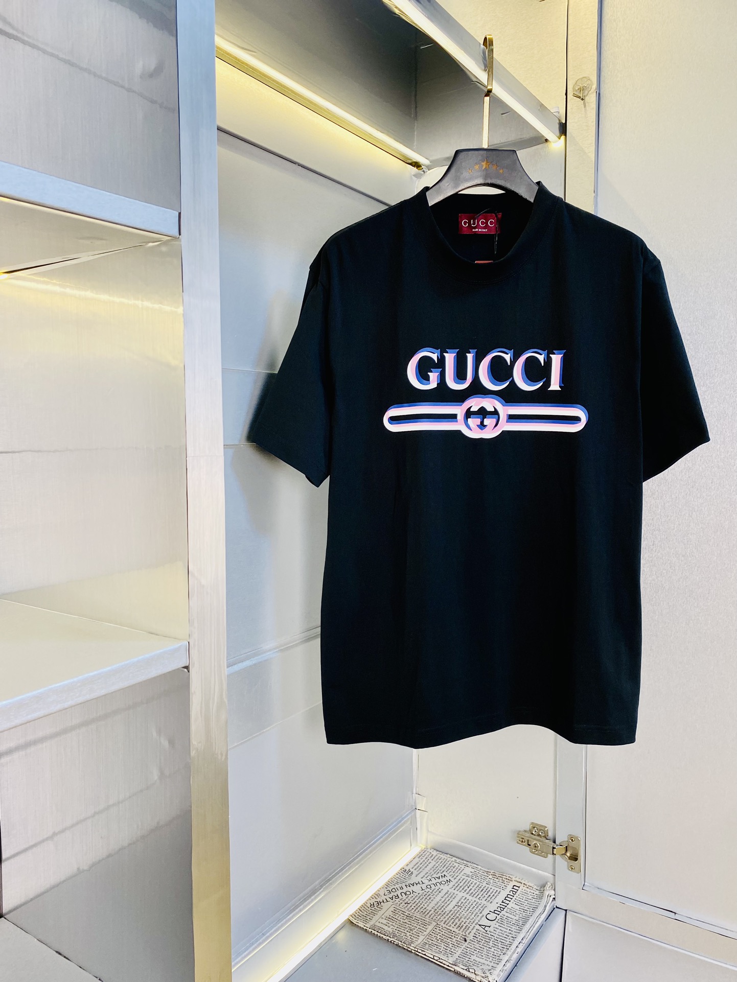NO:484792,Wear 210 kilograms original order!  Fatty Gospel Gucci Couple Clothing Gucci Original Quality 2025 Latest Short-sleeved T-shirt Five-quarter Sleeve Middle Sleeve Selected counter custom-made top-grade cotton imported fabric with original wash mark!  Complete three standards, all the details are perfectly 1-to-1 reproduction, restore the authenticity 100% original hardware, high-end customized auxiliary materials, original factory original standards, excellent upper body effect!  The counter code is relatively large Xs-XL (175/130 catties wearing Xs), gucci, T-shirt, tees, t-shirt, alexander wang19860909穿210斤 原单货！胖子福音 情侣装古奇Gucci 原单品质 2025最新款 短袖T恤 五分袖中袖 精选专柜订制顶级纯棉进口面料 带原版洗水唛！三标齐全 所有细节做工完美1比1复刻 还原正品百分百 原版五金 高端订制辅料 原厂原标 上身效果超赞！专柜码数偏大Xs-XL(175/130斤穿Xs),,gucci,T-shirt,tees，t-shirt,alexander wang,Men's clothing
