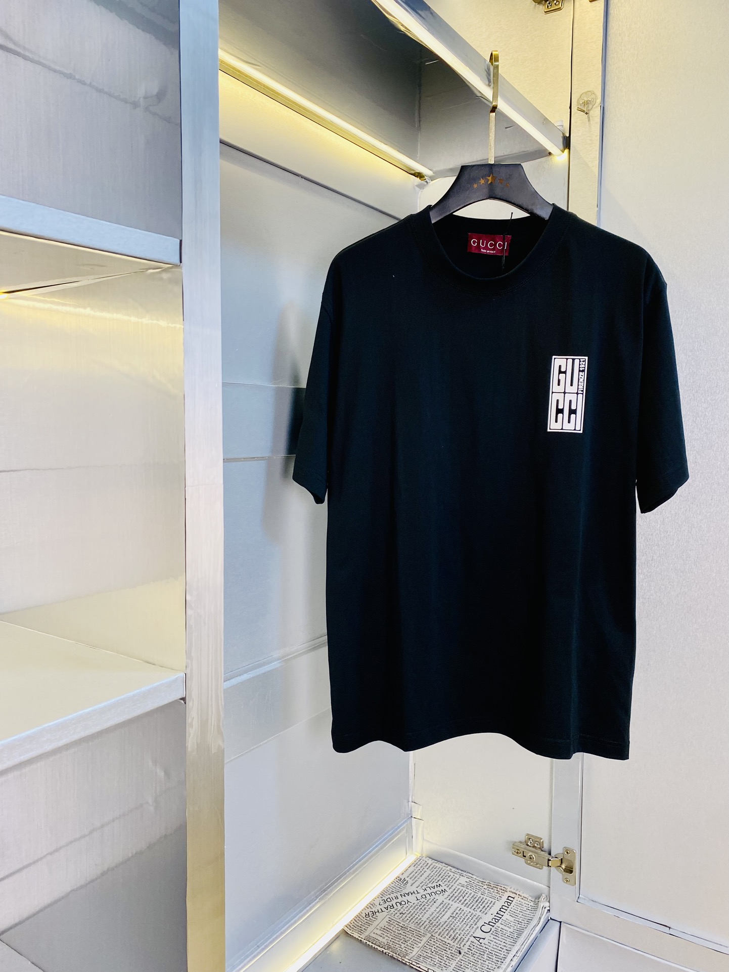 NO:452561,Wear 210 kilograms original order!  Fatty Gospel Gucci Couple Clothing Gucci Original Quality Latest Short-sleeved T-shirt Five-quarter Sleeve Middle Sleeve Selected counter custom-made top-grade cotton imported fabric with original wash mark!  Complete three standards, all the details are perfectly 1-to-1 reproduction, restore the authenticity 100% original hardware, high-end customized auxiliary materials, original factory original standards, excellent upper body effect!  The counter code is relatively large Xs-XL (175/130 catties wearing Xs), gucci, T-shirt, tees, t-shirt, alexander wang19860909穿210斤 原单货！胖子福音 情侣装古奇Gucci 原单品质 最新款 短袖T恤 五分袖中袖 精选专柜订制顶级纯棉进口面料 带原版洗水唛！三标齐全 所有细节做工完美1比1复刻 还原正品百分百 原版五金 高端订制辅料 原厂原标 上身效果超赞！专柜码数偏大Xs-XL(175/130斤穿Xs),,gucci,T-shirt,tees，t-shirt,alexander wang,Men's clothing