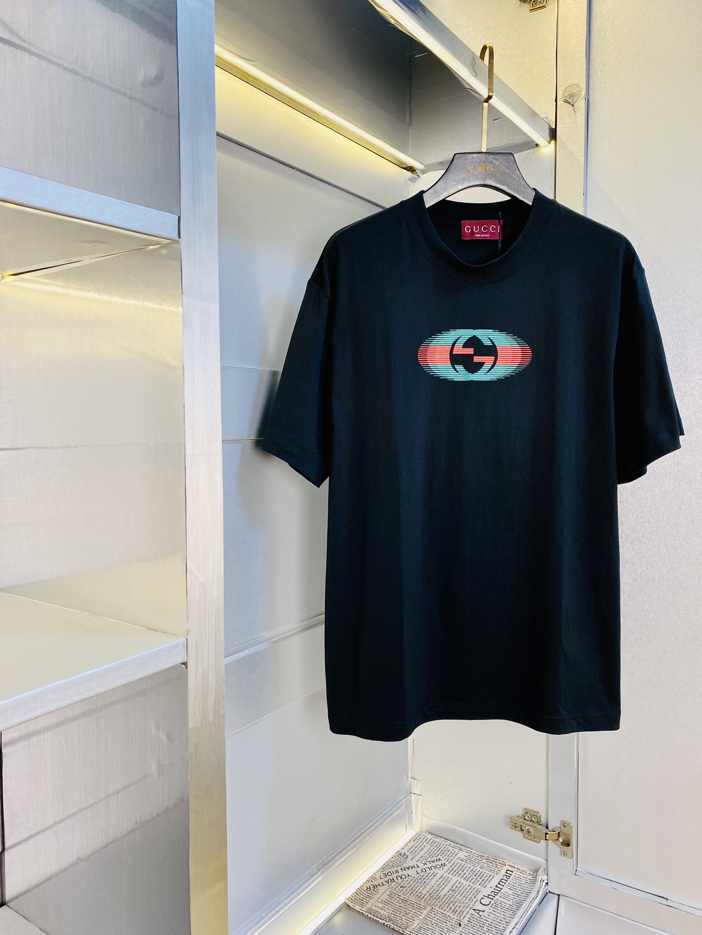 NO:472608,Wear 210 kilograms original order!  Fatty Gospel Gucci Couple Clothing Gucci Original Quality 2025 Latest Short-sleeved T-shirt Five-quarter Sleeve Middle Sleeve Selected counter custom-made top-grade cotton imported fabric with original wash mark!  Complete three standards, all the details are perfectly 1-to-1 reproduction, restore the authenticity 100% original hardware, high-end customized auxiliary materials, original factory original standards, excellent upper body effect!  The counter code is relatively large Xs-XL (175/130 catties wearing Xs), gucci, T-shirt, tees, t-shirt, alexander wang19860909穿210斤 原单货！胖子福音 情侣装古奇Gucci 原单品质 2025最新款 短袖T恤 五分袖中袖 精选专柜订制顶级纯棉进口面料 带原版洗水唛！三标齐全 所有细节做工完美1比1复刻 还原正品百分百 原版五金 高端订制辅料 原厂原标 上身效果超赞！专柜码数偏大Xs-XL(175/130斤穿Xs),,gucci,T-shirt,tees，t-shirt,alexander wang,Men's clothing