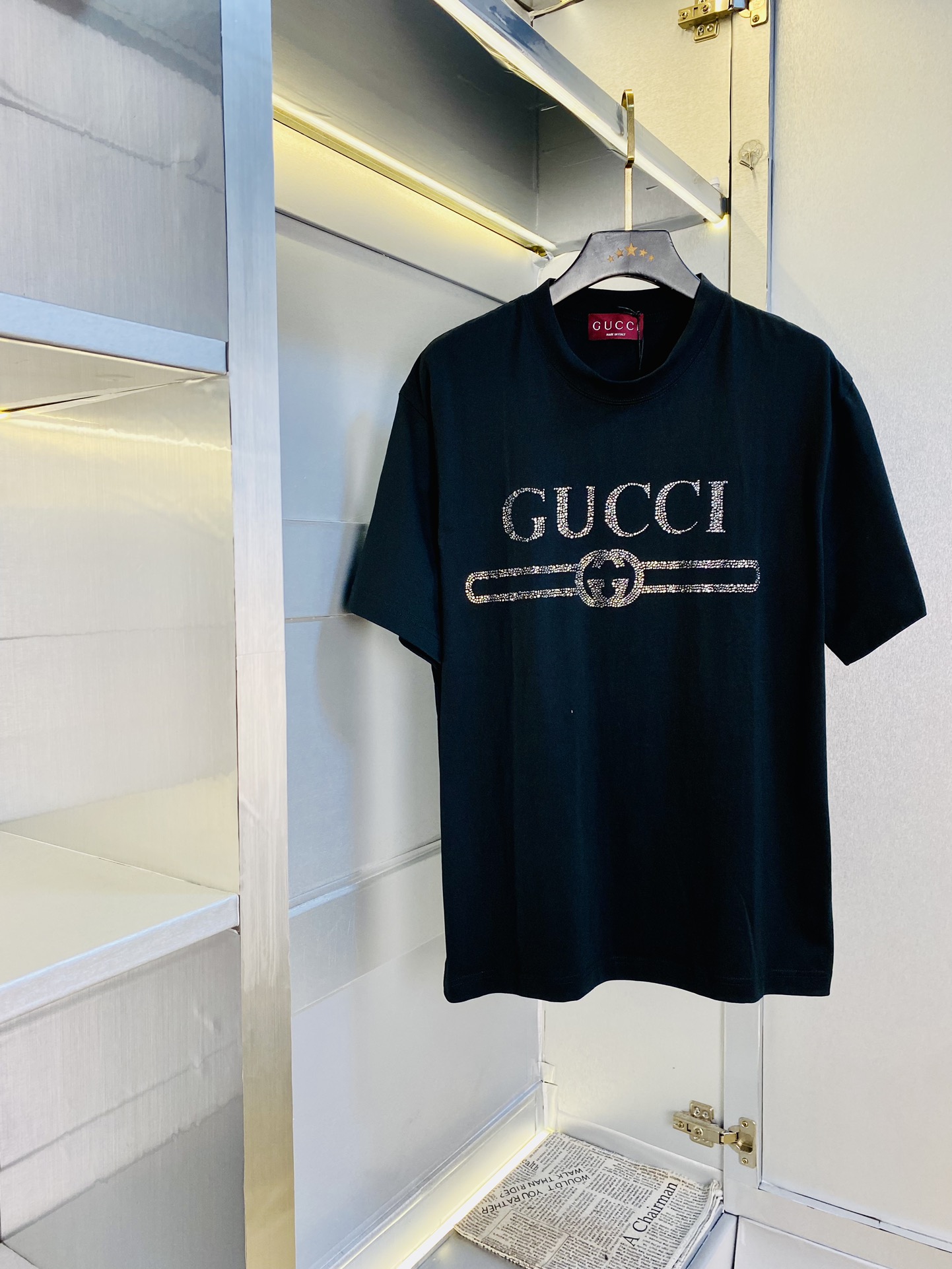 NO:161654,Wear 210 kilograms original order!  Fatty Gospel Gucci Couple Clothing Gucci Original Quality Latest Short-sleeved T-shirt Five-quarter Sleeve Middle Sleeve Selected counter custom-made top-grade cotton imported fabric with original wash mark!  Complete three standards, all the details are perfectly 1-to-1 reproduction, restore the authenticity 100% original hardware, high-end customized auxiliary materials, original factory original standards, excellent upper body effect!  The counter code is relatively large Xs-XL (175/130 catties wearing Xs), gucci, T-shirt, tees, t-shirt, alexander wang19860909穿210斤 原单货！胖子福音 情侣装古奇Gucci 原单品质 最新款 短袖T恤 五分袖中袖 精选专柜订制顶级纯棉进口面料 带原版洗水唛！三标齐全 所有细节做工完美1比1复刻 还原正品百分百 原版五金 高端订制辅料 原厂原标 上身效果超赞！专柜码数偏大Xs-XL(175/130斤穿Xs),,gucci,T-shirt,tees，t-shirt,alexander wang,Men's clothing