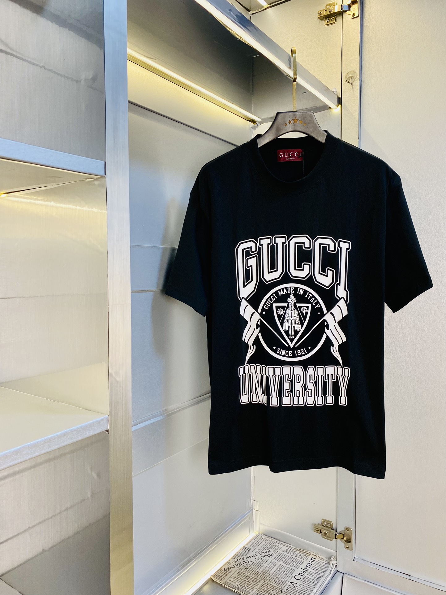 NO:138361,Wear 210 kilograms original order!  Fatty Gospel Gucci Couple Clothing Gucci Original Quality Latest Short-sleeved T-shirt Five-quarter Sleeve Middle Sleeve Selected counter custom-made top-grade cotton imported fabric with original wash mark!  Complete three standards, all the details are perfectly 1-to-1 reproduction, restore the authenticity 100% original hardware, high-end customized auxiliary materials, original factory original standards, excellent upper body effect!  The counter code is relatively large Xs-XL (175/130 catties wearing Xs), gucci, T-shirt, tees, t-shirt, alexander wang19860909穿210斤 原单货！胖子福音 情侣装古奇Gucci 原单品质 最新款 短袖T恤 五分袖中袖 精选专柜订制顶级纯棉进口面料 带原版洗水唛！三标齐全 所有细节做工完美1比1复刻 还原正品百分百 原版五金 高端订制辅料 原厂原标 上身效果超赞！专柜码数偏大Xs-XL(175/130斤穿Xs),,gucci,T-shirt,tees，t-shirt,alexander wang,Men's clothing