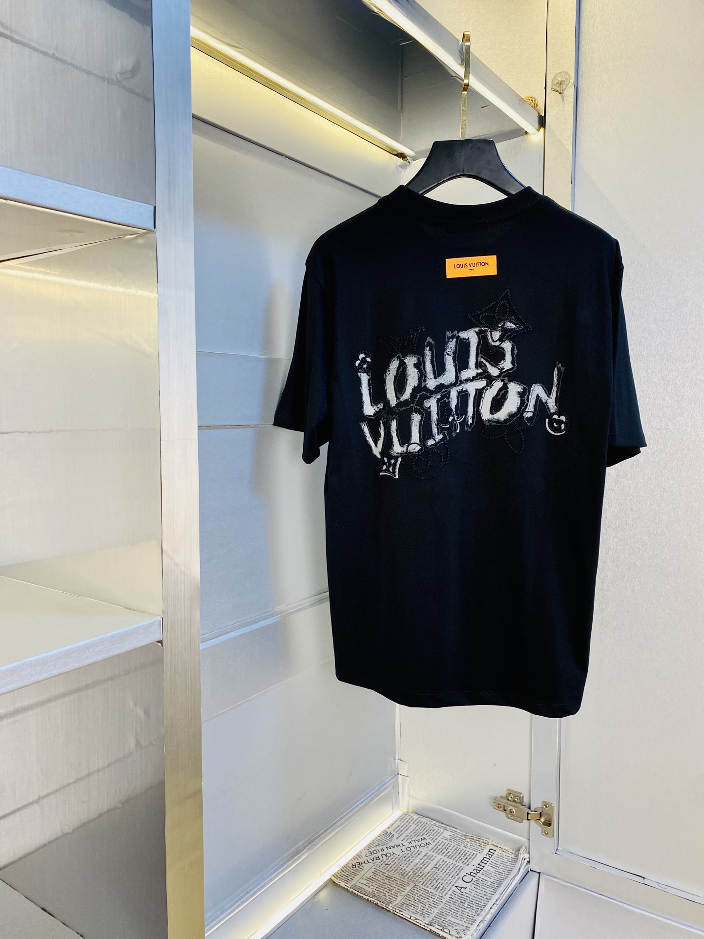 NO:497156,Wearing 210 pounds, Fatty Gospel, couple outfit Louis Vuitton Lv, original quality, latest style, men's short-sleeved T-shirt, selected counter customized top-grade cotton imported fabric, all details are perfectly 1 to 1 replica, restore the authentic 100% original hardware, high-end customized auxiliary materials, original factory original standard, excellent upper body effect!  M-3XL (175/130 catties M), louis vuitton,louis vuitton,t-shirt,tees,t-shirt,alexander wang19860909穿210斤 胖子福音 情侣装路易威登Lv 原单品质 最新款 男装短袖T恤 精选专柜订制顶级纯棉进口面料 所有细节做工完美1比1复刻 还原正品百分百 原版五金 高端订制辅料 原厂原标 上身效果超赞！码数偏大M-3XL(175/130斤穿M),,louis vuitton,louis vuitton,T-shirt,tees，t-shirt,alexander wang,Men's clothing