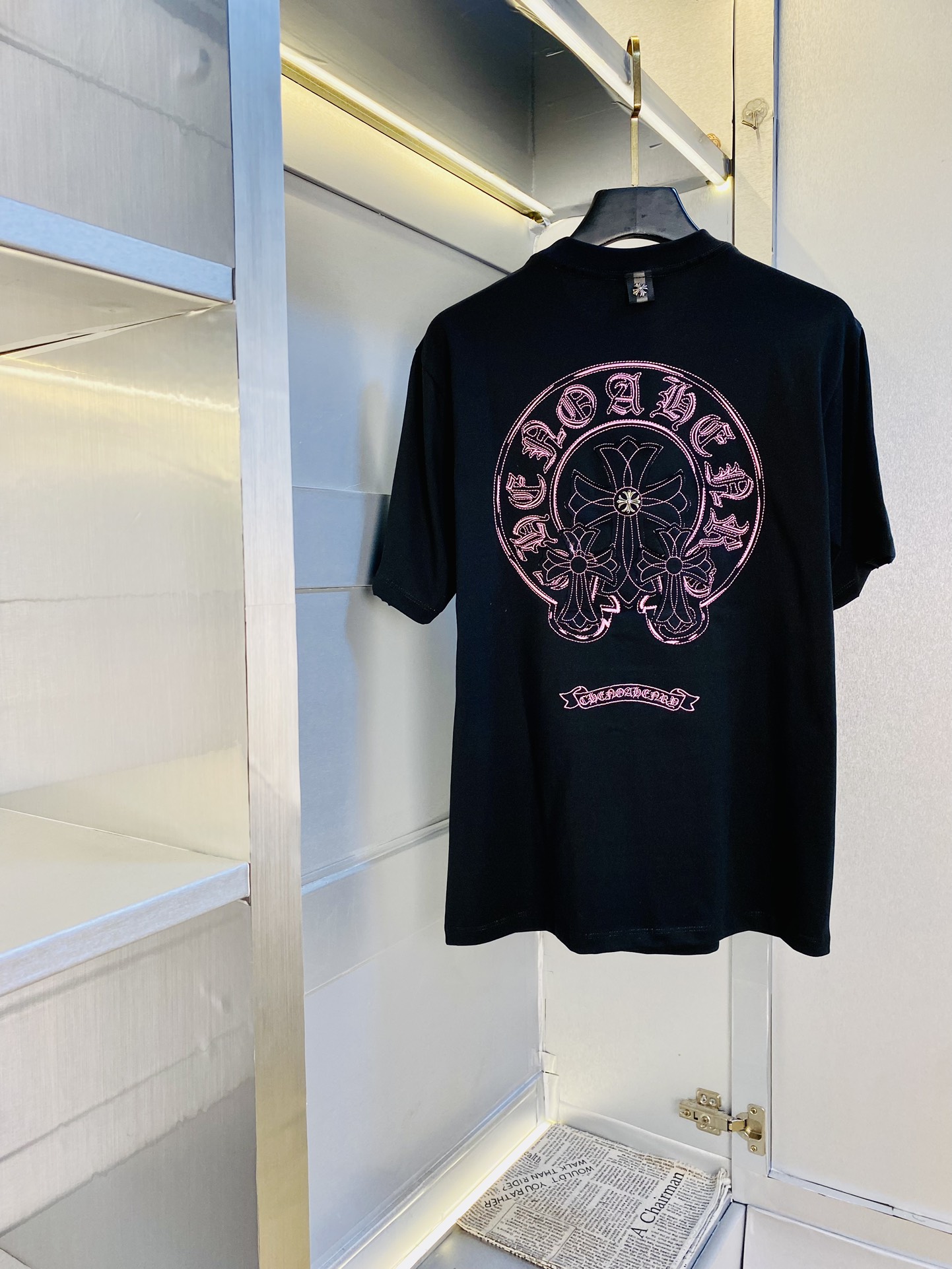 NO:469707,Wearing 210 pounds, Fatty Gospel, Couple outfit, Chrome Hearts, Original quality, Latest style, Men's short-sleeved T-shirt, Selected counter custom-made top-grade cotton imported fabric, All details are perfectly 1-to-1 reproduction, Restore the authenticity 100% original hardware, high-end customized auxiliary materials, original factory original standard, the upper body effect is excellent!  M-3XL (175/130 catties M), chrome hearts, chrome hearts, T-shirt, tees, t-shirt, alexander wang19860909穿210斤 胖子福音 情侣装克罗心Chrome Hearts 原单品质 最新款 男装短袖T恤 精选专柜订制顶级纯棉进口面料 所有细节做工完美1比1复刻 还原正品百分百 原版五金 高端订制辅料 原厂原标 上身效果超赞！码数偏大M-3XL(175/130斤穿M),,chrome hearts,chrome hearts,T-shirt,tees，t-shirt,alexander wang,Men's clothing