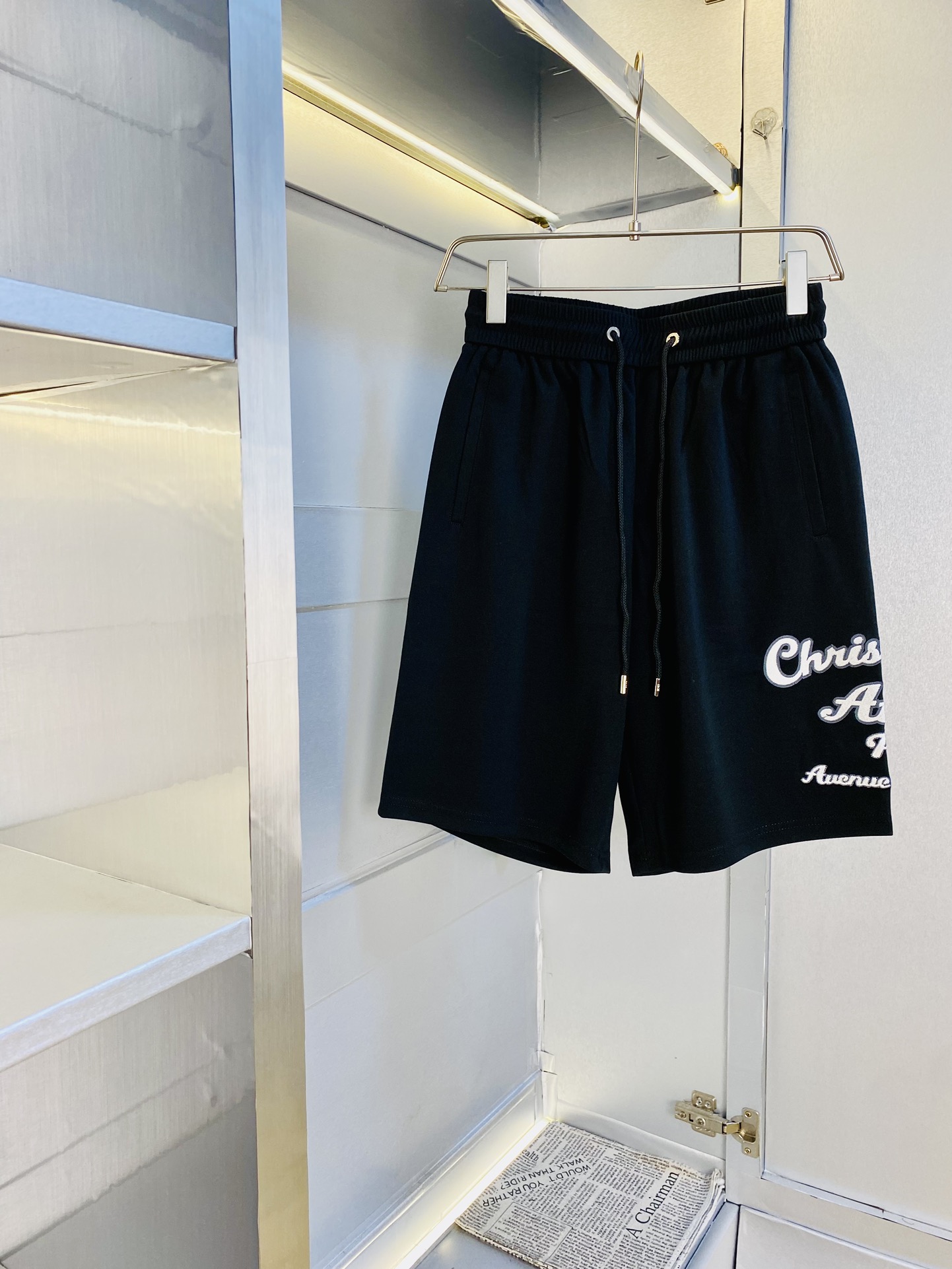 NO:446681,The gospel of Fatty Couple Model 200 pounds to wear Dior Dior is a big recommendation!  The latest summer must-have counter series shorts, beach pants, five-quarter pants, casual pants, high-end customized original hardware. The upper body effect is super positive, the leg lines are fully demonstrated. The imported quick-drying fabric is provided by all customers. The texture is tight and delicate. The upper body is very comfortable and stylish, and it is extremely practical and versatile, which is very worth buying!  Requested recommendations from old customers!  Code count: M-3XL, dior, dior, shorts, alexander wang19860909情侣款胖子福音 200斤可穿 迪奥Dior 重磅推荐！夏季必备专柜系列最新款短裤沙滩裤五分裤休闲裤高端订制原版五金 上身效果超正,腿部线条完全得到彰显,全客供进口速干面料 纹理 紧致细腻,上身非常舒适有型,而且极为实穿百搭,非常值得入手！老客户必收推荐！ 码数:M-3XL,,dior,dior,shorts,alexander wang,Men's clothing