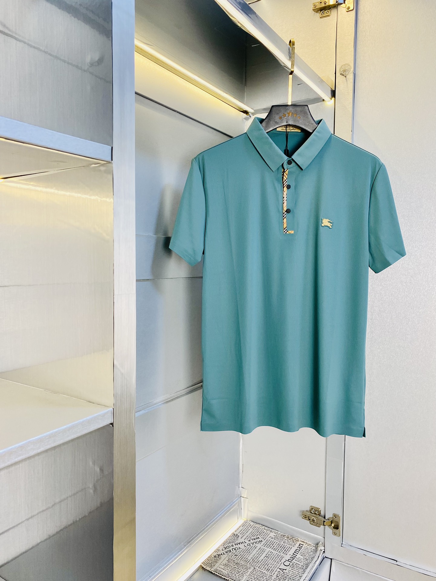 NO:159133,Burberry Burberry Original quality Latest clothes Short-sleeved lapel Short-sleeved Polo Selected counter customized top-grade imported mercerized cotton fabrics. All details are perfectly 100% replicated. Original hardware High-end customized accessories. Original original mark. Excellent upper body effect. Number of codes M-3XL,,burberry,burberry,T-shirt,alexander wang19860909巴宝莉Burberry 原单品质 最新款衣服 短袖翻领短袖Polo 精选专柜订制顶级朱地丝光棉进口面料 所有细节做工完美1比1复刻 还原正品百分百 原版五金 高端订制辅料 原厂原标 上身效果超赞 码数 M-3XL,,burberry,burberry,T-shirt,alexander wang,Men's clothing