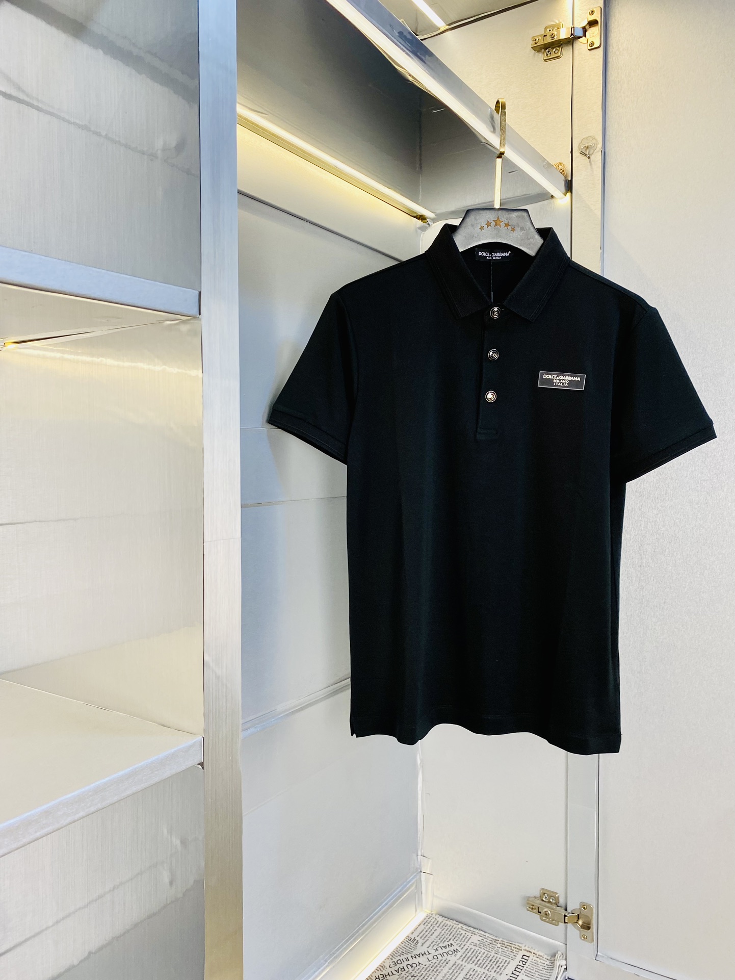 NO:472584,Wearable 210 kilograms of fat man's gossip Dolce & Gabbana DG Original quality 2025 latest clothes Short-sleeved lapel Short-sleeved Polo Selected counter customized top-grade imported mercerized cotton fabrics All details are perfectly 1 to 1 replicate, restore the authentic 100% original hardware High-end custom auxiliary materials Original mark The upper body effect is excellent Number of codes M-4XL, Dolce & Gabbana, T-shirt, alexander wang19860909可穿210斤胖子福音 杜嘉班纳DG 原单品质 2025最新款衣服 短袖翻领短袖Polo 精选专柜订制顶级朱地丝光棉进口面料 所有细节做工完美1比1复刻 还原正品百分百 原版五金 高端订制辅料 原厂原标 上身效果超赞 码数 M-4XL,,Dolce&Gabbana,T-shirt,alexander wang,Men's clothing