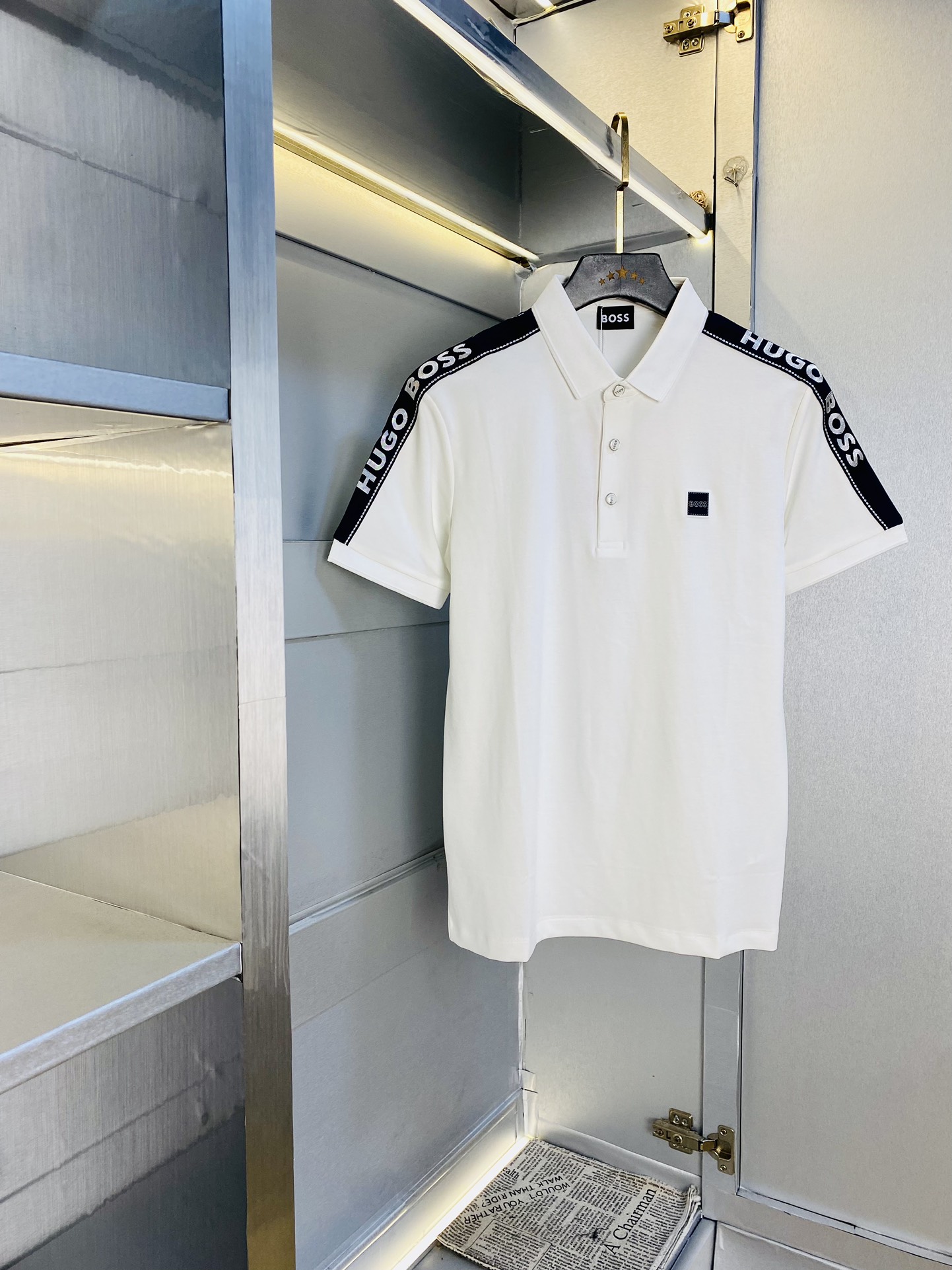 NO:472561,Wearable 210 kilograms of fat man's gossip Hugo Boss original single quality 2025 latest clothes Short-sleeved lapel short-sleeved Polo shirt Selected counter custom top-grade imported mercerized cotton fabrics All details are perfectly 1 to 1 replica of the original workmanship restores the authenticity 100% original hardware High-end custom auxiliary materials Original mark The upper body effect is excellent Number of codes M-4XL, T-shirt, alexander wang19860909可穿210斤胖子福音 雨果博斯Boss 原单品质 2025最新款衣服 短袖翻领短袖Polo衫 精选专柜订制顶级朱地丝光棉进口面料 所有细节做工完美1比1复刻 还原正品百分百 原版五金 高端订制辅料 原厂原标 上身效果超赞 码数 M-4XL,,T-shirt,alexander wang,Men's clothing