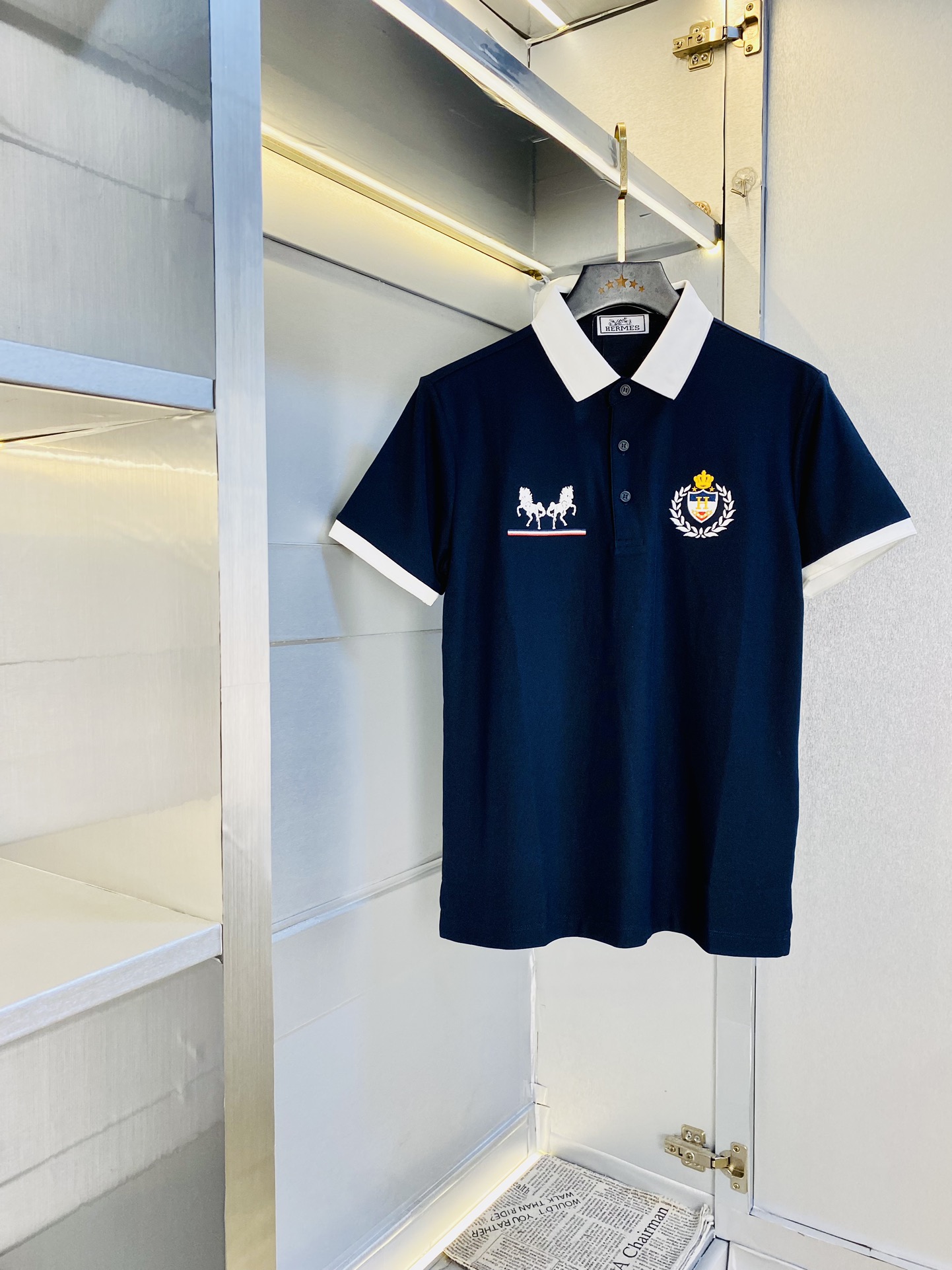 NO:454031,Wearable 210 kilograms of fat man's gossip Hermes Hermes Original quality Latest clothes Short-sleeved lapel Short-sleeved Polo shirt Selected counter custom-made top-grade mercerized cotton imported fabrics All details are perfectly 1 to 1 replicate, restore the authentic 100% original hardware High-end custom auxiliary materials Original factory original standard The upper body effect is excellent Number of codes M-4XL,,hermes,hermes,T-shirt,alexander wang19860909可穿210斤胖子福音 爱马仕Hermes 原单品质 最新款衣服 短袖翻领短袖Polo衫 精选专柜订制顶级朱地丝光棉进口面料 所有细节做工完美1比1复刻 还原正品百分百 原版五金 高端订制辅料 原厂原标 上身效果超赞 码数 M-4XL,,hermes,hermes,T-shirt,alexander wang,Men's clothing