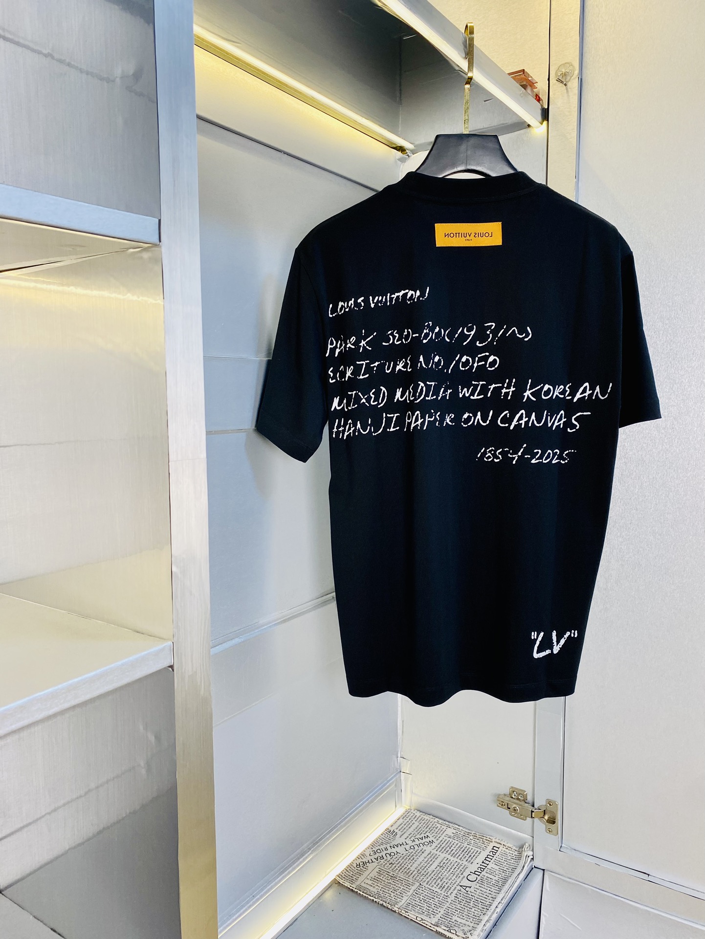 NO:460094,Wear 210 kilograms original order!  Fatty Gospel Couple Outfit Louis Vuitton Lv Original Quality Latest Short Sleeve T-shirt Five-quarter Sleeve Middle Sleeve Selected counter Customized top-grade cotton imported fabric with original wash mark!  Complete three standards, all the details are perfectly 1-to-1 reproduction, restore the authenticity 100% original hardware, high-end customized auxiliary materials, original factory original standards, excellent upper body effect!  M-3XL (175/130 catties M), louis vuitton,louis vuitton,t-shirt,tees,t-shirt,alexander wang19860909穿210斤 原单货！胖子福音 情侣装路易威登Lv 原单品质 最新款 短袖T恤 五分袖中袖 精选专柜订制顶级纯棉进口面料 带原版洗水唛！三标齐全 所有细节做工完美1比1复刻 还原正品百分百 原版五金 高端订制辅料 原厂原标 上身效果超赞！码数偏大M-3XL(175/130斤穿M),,louis vuitton,louis vuitton,T-shirt,tees，t-shirt,alexander wang,Men's clothing