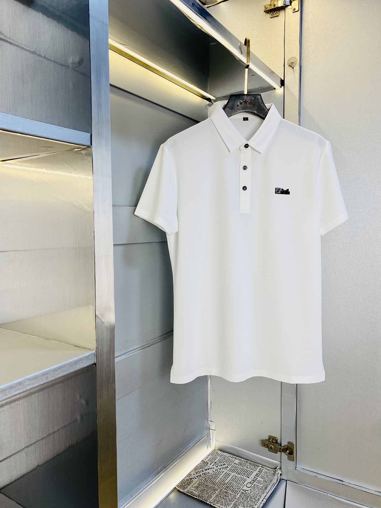 NO:466718,Wearable 210 kilograms of fat man's gossip Fendi Fendi original single quality Latest clothes Short-sleeved lapel Short-sleeved Polo shirt Selected counter custom top-grade imported mercerized cotton fabrics All details are perfectly 1 to 1 replicate, restore the authentic 100% original hardware High-end custom auxiliary materials Original mark The upper body effect is excellent Number of codes M-4XL,,fendi,fendi,T-shirt,alexander wang19860909可穿210斤胖子福音 芬迪Fendi 原单品质 最新款衣服 短袖翻领短袖Polo衫 精选专柜订制顶级朱地丝光棉进口面料 所有细节做工完美1比1复刻 还原正品百分百 原版五金 高端订制辅料 原厂原标 上身效果超赞 码数 M-4XL,,fendi,fendi,T-shirt,alexander wang,Men's clothing