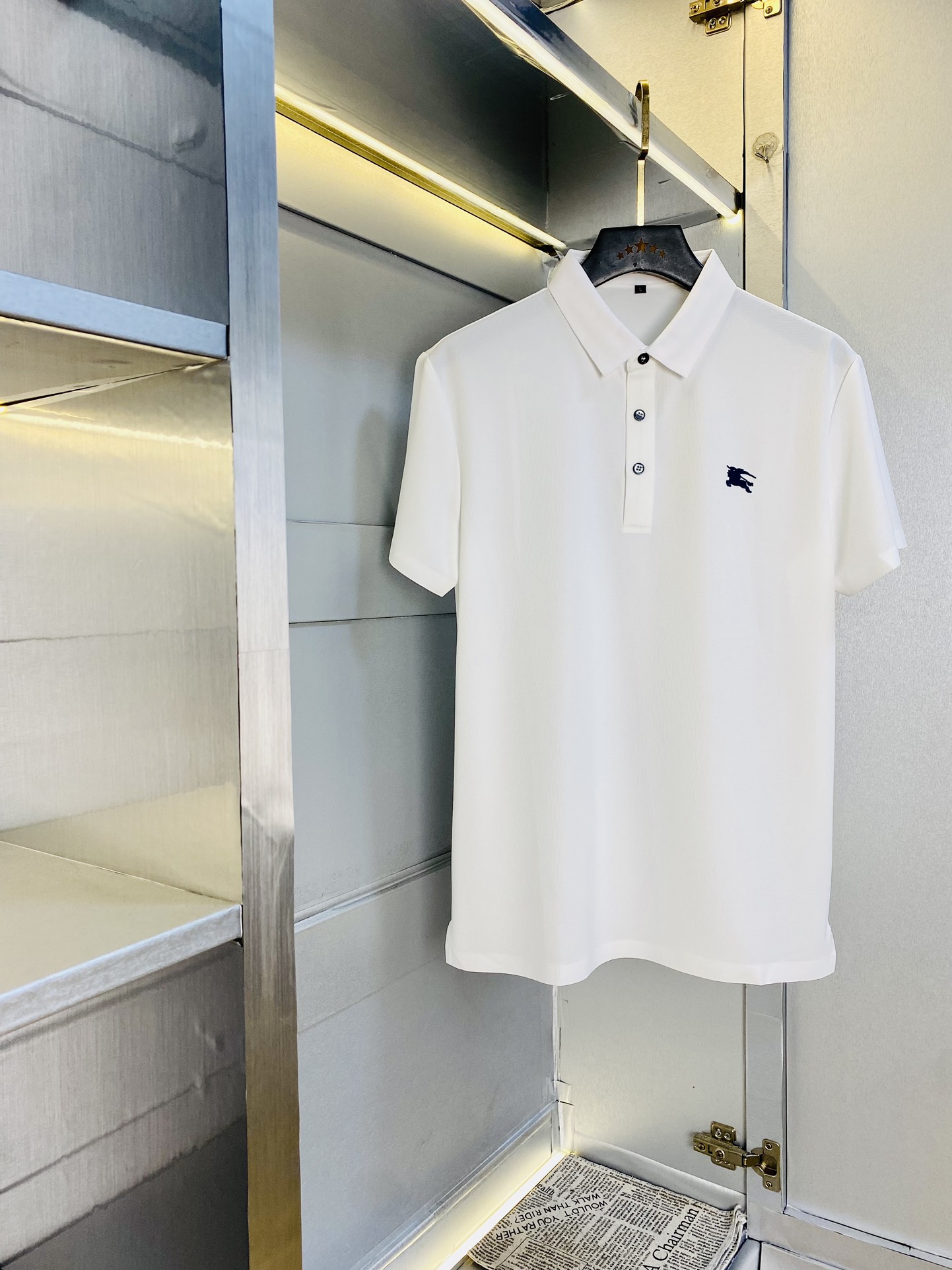 NO:466735,The gospel of fat man that can wear 210 kilograms Burberry Burberry Original quality Latest clothes Short-sleeved lapel Short-sleeved Polo shirt Selected counter custom-made top-grade imported mercerized cotton fabrics All details are perfectly 1 to 1 replica of the original 100% original hardware High-end custom auxiliary materials Original factory original standard The upper body effect is excellent Number of codes M-4XL,,burberry,burberry,T-shirt,alexander wang19860909可穿210斤胖子福音 巴宝莉Burberry 原单品质 最新款衣服 短袖翻领短袖Polo衫 精选专柜订制顶级朱地丝光棉进口面料 所有细节做工完美1比1复刻 还原正品百分百 原版五金 高端订制辅料 原厂原标 上身效果超赞 码数 M-4XL,,burberry,burberry,T-shirt,alexander wang,Men's clothing