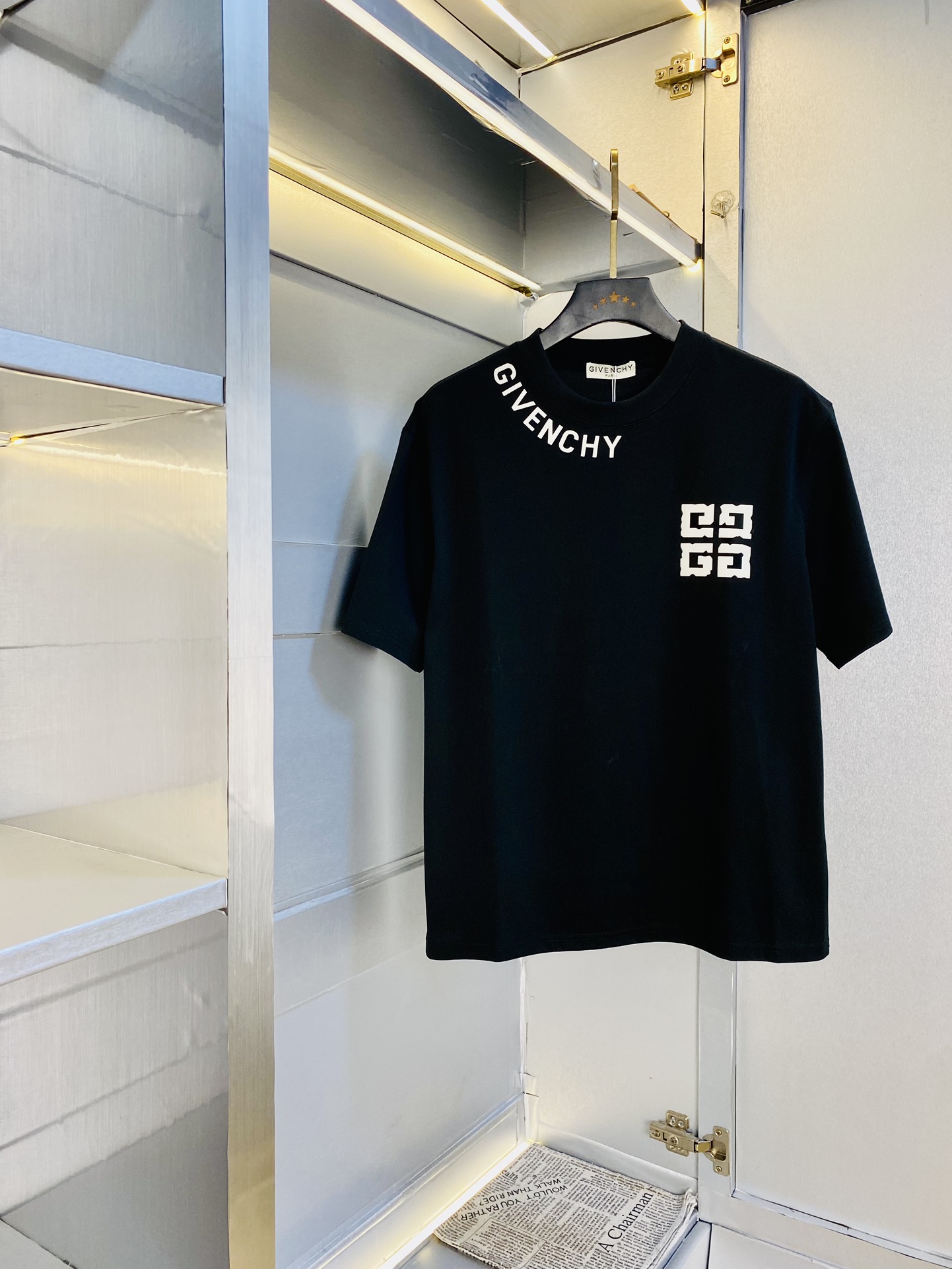 NO:142709,Wearing 210 pounds, gospel of fat man, couple outfit Givenchy Givenchy original quality, latest 2025 men's short-sleeved T-shirt, selected counter customized top mercerized cotton imported fabric, all details are perfectly 1 to 1 replica, restore the authentic 100% original hardware, high-end customized auxiliary materials, original factory original standard, excellent upper body effect!  M-3XL (175/130 catties M), given, given, given, T-shirt, tees, t-shirt, alexander wang19860909穿210斤 胖子福音 情侣装纪梵希Givenchy 原单品质 2025最新款 男装短袖T恤 精选专柜订制顶级丝光棉进口面料 所有细节做工完美1比1复刻 还原正品百分百 原版五金 高端订制辅料 原厂原标 上身效果超赞！码数偏大M-3XL(175/130斤穿M),,givenchy,givenchy,T-shirt,tees，t-shirt,alexander wang,Men's clothing