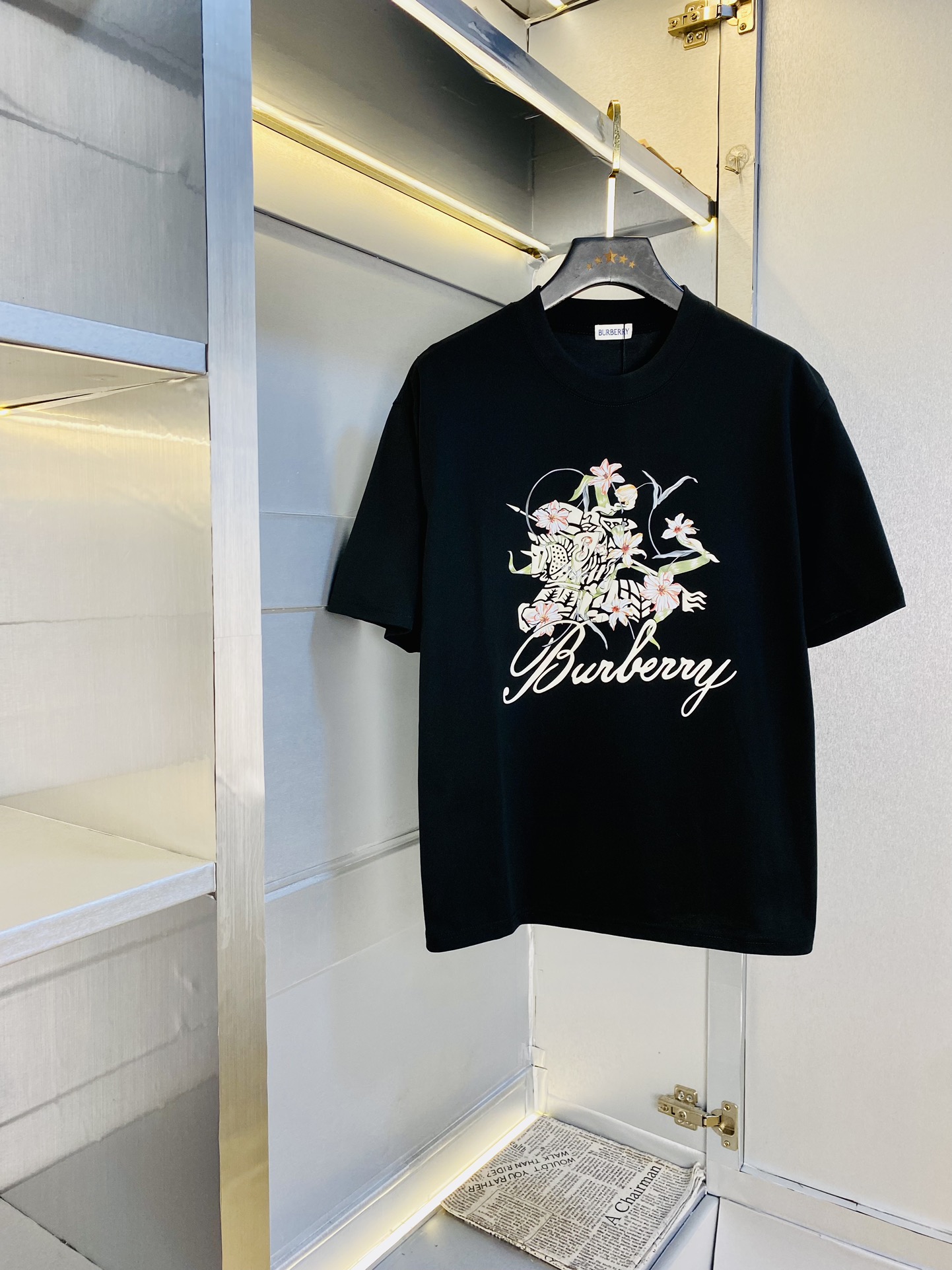 NO:420806,Wearing 210 pounds, Fatty Gospel, Couple suit Burberry, Original quality, Latest style, Men's short-sleeved T-shirt, Selected counter customized top mercerized cotton imported fabric, All details are perfectly 1 to 1 replica, Restore the authenticity 100% original hardware, high-end customized auxiliary materials, original factory original standard, the upper body effect is excellent!  M-3XL (175/130 catties M), burberry, burberry, T-shirt, tees, t-shirt, alexander wang19860909穿210斤 胖子福音 情侣装巴宝莉Burberry 原单品质 最新款 男装短袖T恤 精选专柜订制顶级丝光棉进口面料 所有细节做工完美1比1复刻 还原正品百分百 原版五金 高端订制辅料 原厂原标 上身效果超赞！码数偏大M-3XL(175/130斤穿M),,burberry,burberry,T-shirt,tees，t-shirt,alexander wang,Men's clothing