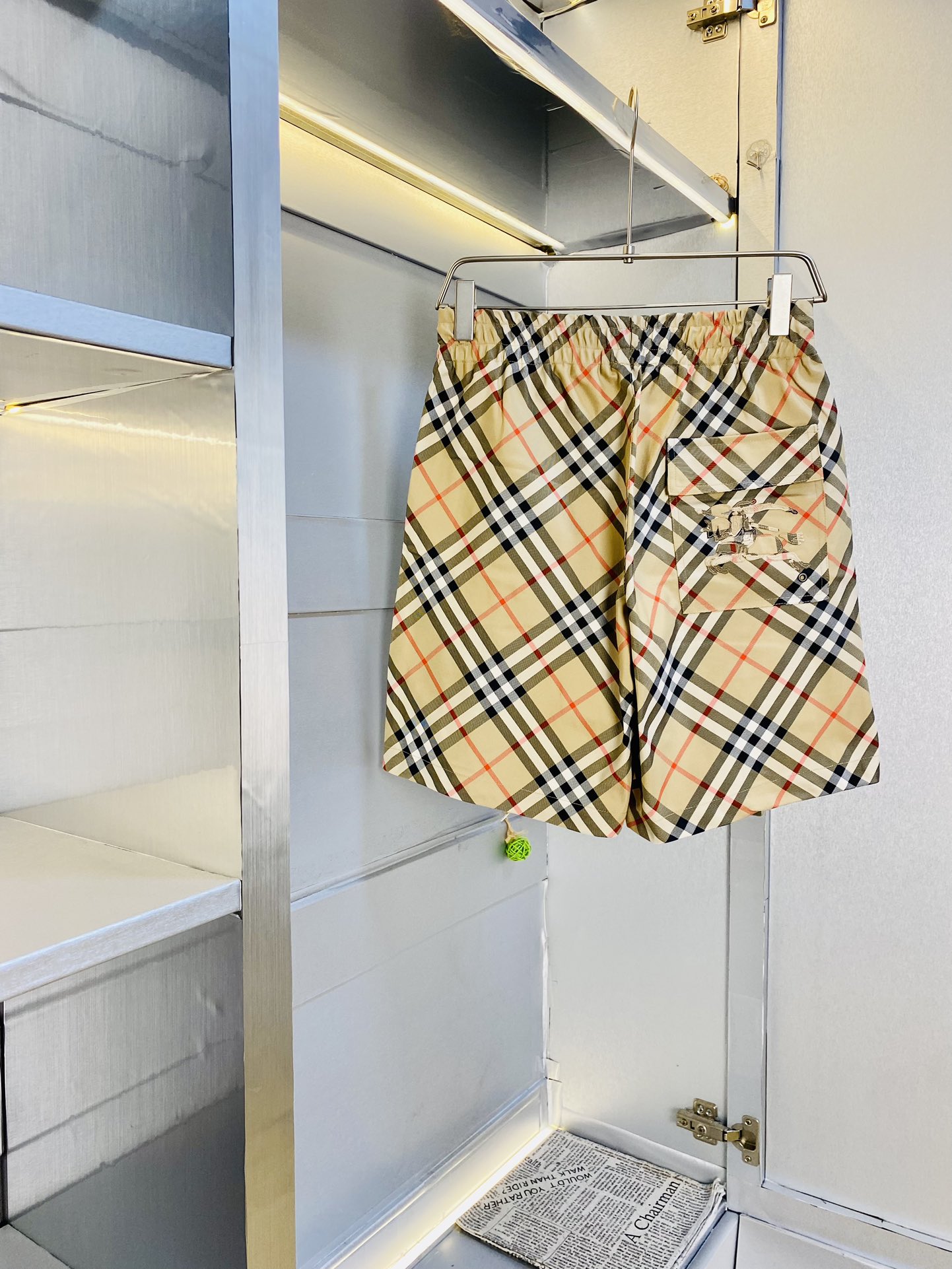 NO:509233,The gospel of Fatty Couple Style, 200 pounds to wear, Burberry, a big recommendation!  The latest version of the 2025 summer essential counter series shorts, beach pants, five-quarter pants, casual pants, high-end customized original hardware. The upper body effect is super positive, the leg lines are fully demonstrated. The imported quick-drying fabric is provided by all customers. The texture is tight and delicate, the upper body is very comfortable and stylish, and it is extremely practical and versatile, which is very worth buying!  Requested recommendations from old customers!  Number of codes: M-3XL, burberry, burberry, shorts, alexander wang19860909情侣款胖子福音 200斤可穿 巴宝莉Burberry 重磅推荐！2025夏季必备专柜系列最新款短裤沙滩裤五分裤休闲裤高端订制原版五金 上身效果超正,腿部线条完全得到彰显,全客供进口速干面料 纹理 紧致细腻,上身非常舒适有型,而且极为实穿百搭,非常值得入手！老客户必收推荐！ 码数:M-3XL,,burberry,burberry,shorts,alexander wang,Men's clothing