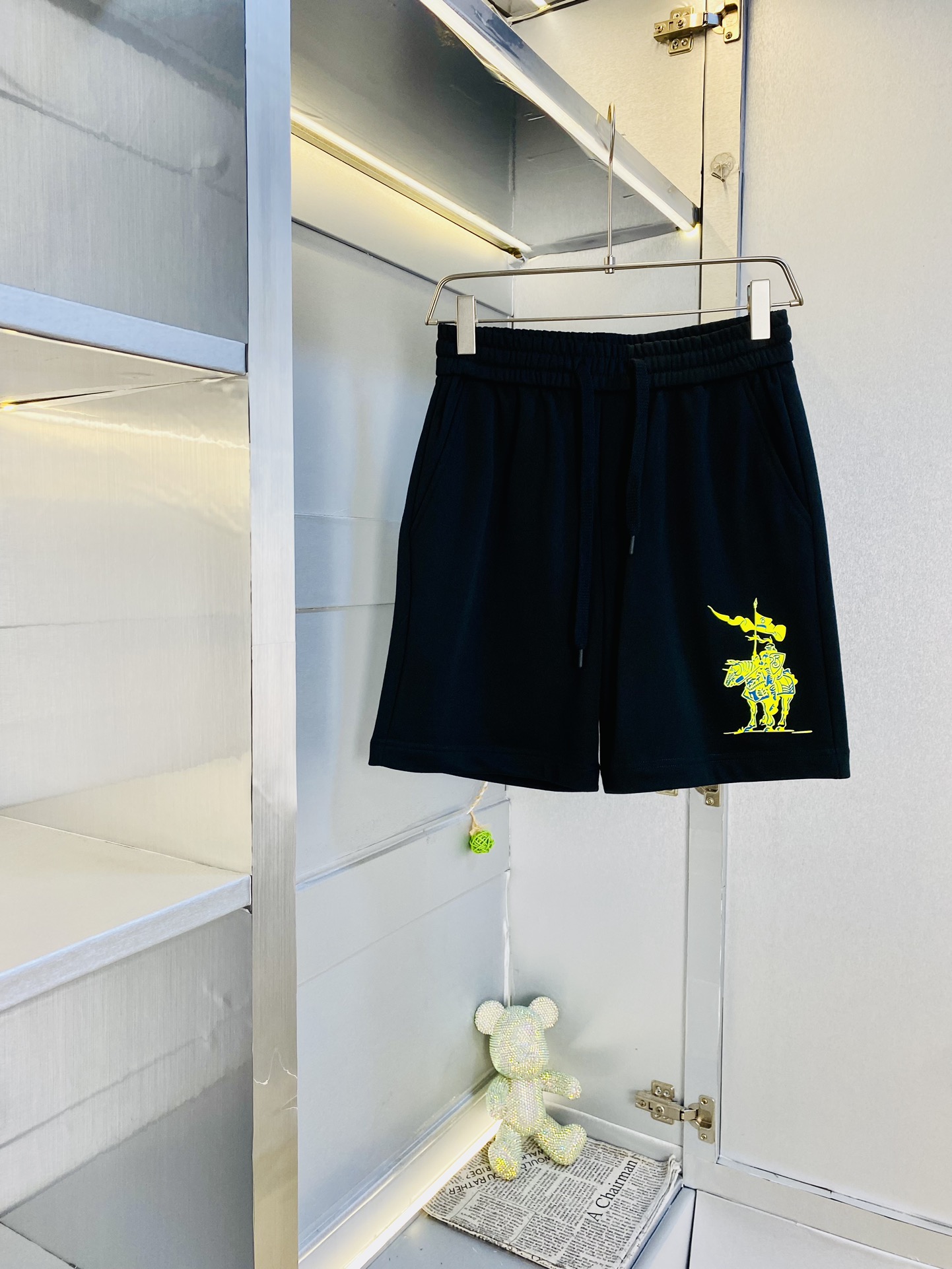 NO:424713,The gospel of Fatty Couple Style, 220 pounds to wear, Burberry Burberry, a big recommendation!  The latest version of the spring and summer essential counter series is shorts, beach pants, five-quarter pants, casual pants, high-end customized original hardware. The upper body has super positive effect and the leg lines are fully demonstrated. The imported quick-drying fabric is provided by all customers. The texture is tight and delicate. The upper body is very comfortable and stylish, and it is extremely practical and versatile, which is very worth buying!  Requested recommendations from old customers!  Code count: M-4XL, burberry, burberry, shorts, alexander wang19860909情侣款胖子福音 220斤可穿 巴宝莉Burberry 重磅推荐！春夏必备专柜系列最新款短裤沙滩裤五分裤休闲裤高端订制原版五金 上身效果超正,腿部线条完全得到彰显,全客供进口速干面料 纹理 紧致细腻,上身非常舒适有型,而且极为实穿百搭,非常值得入手！老客户必收推荐！ 码数:M-4XL,,burberry,burberry,shorts,alexander wang,Men's clothing